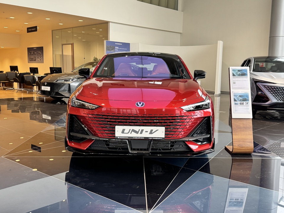 Changan UNI-V Luxe 1.5T/181 7RT 5L