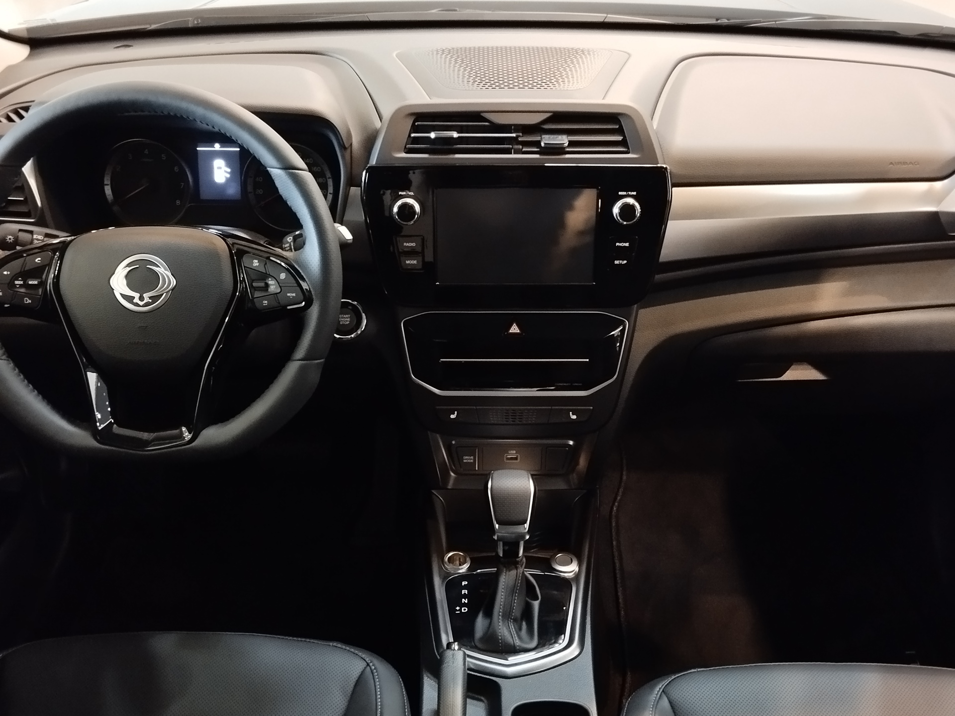 Фото KGM Tivoli Icon 1.5T/163 6AT 2WD