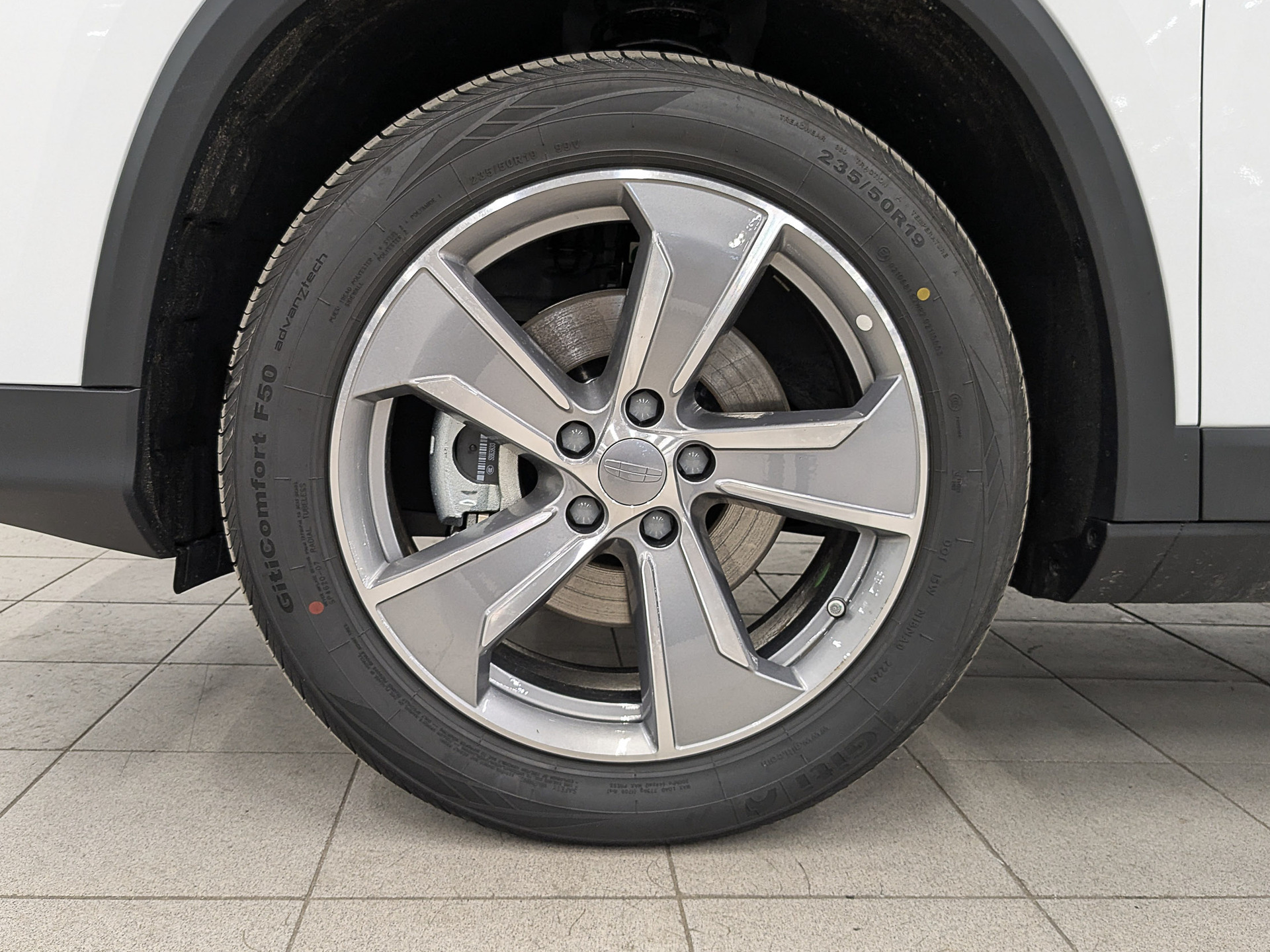 Фото Geely Okavango Flagship 2.0T/200 7RT 2WD