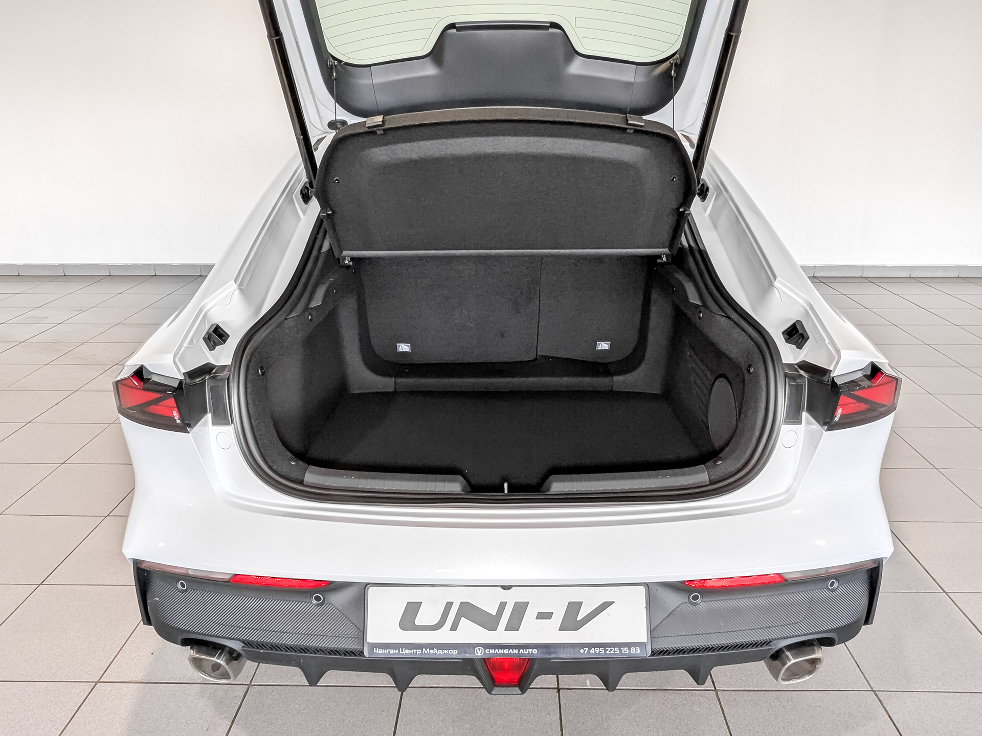 Фото Changan UNI-V Техно 1.5T/181 7RT 5L