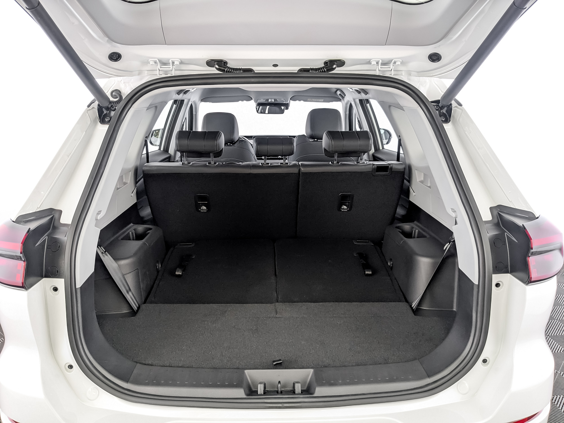 Фото Lada X-Cross 8 Универсал Драйв 1.6T/150 7РТ 4WD