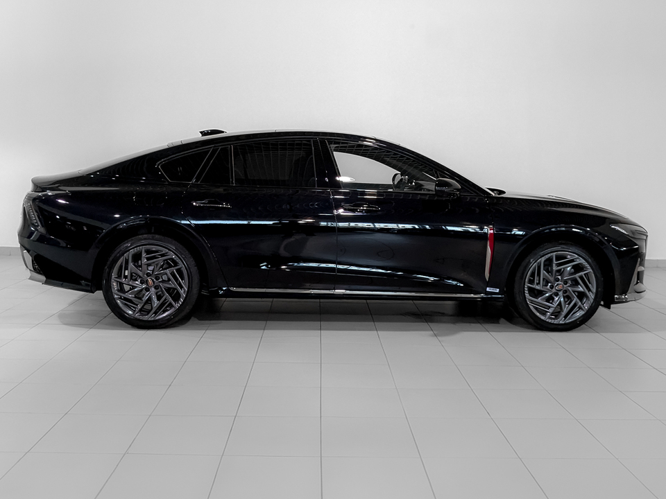 Hongqi H6 Deluxe 2.0T/245 8AT 5L