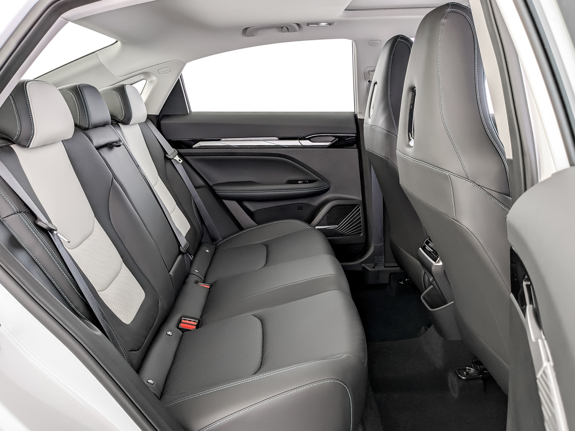 Фото Livan S6 Pro Premium 1.5T/147 7RТ 4D