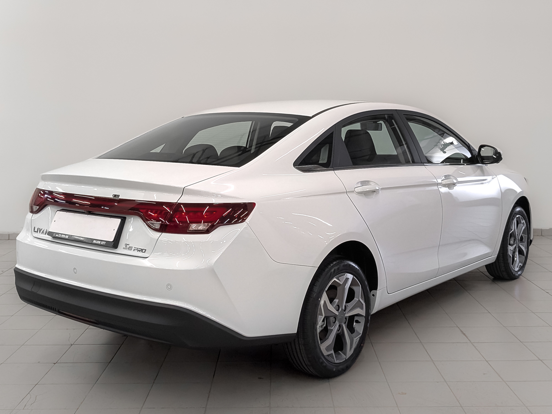 Фото Livan S6 Pro Premium 1.5T/147 7RТ 4D