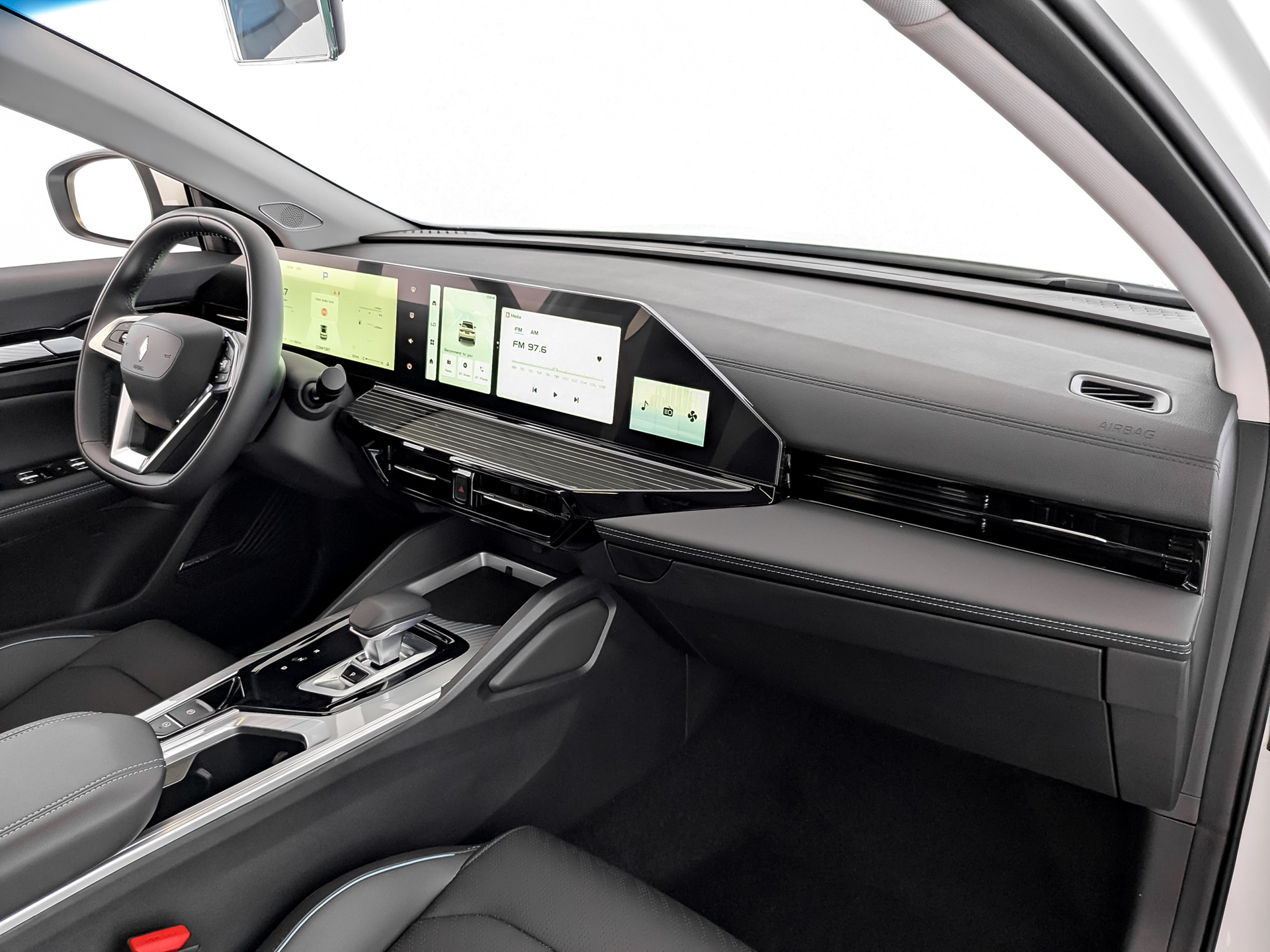 Фото Livan S6 Pro Premium 1.5T/147 7RТ 4D