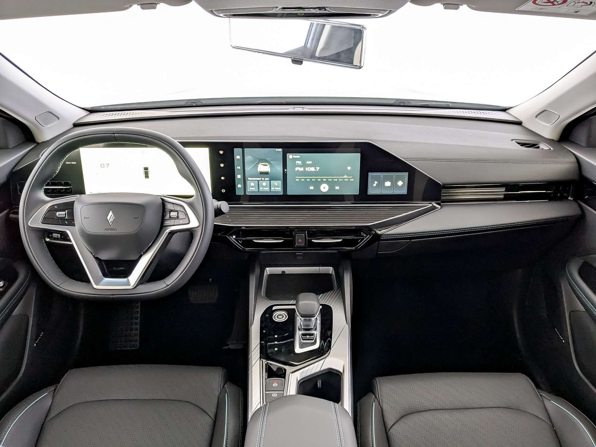 Фото Livan S6 Pro Premium 1.5T/147 7RТ 4D