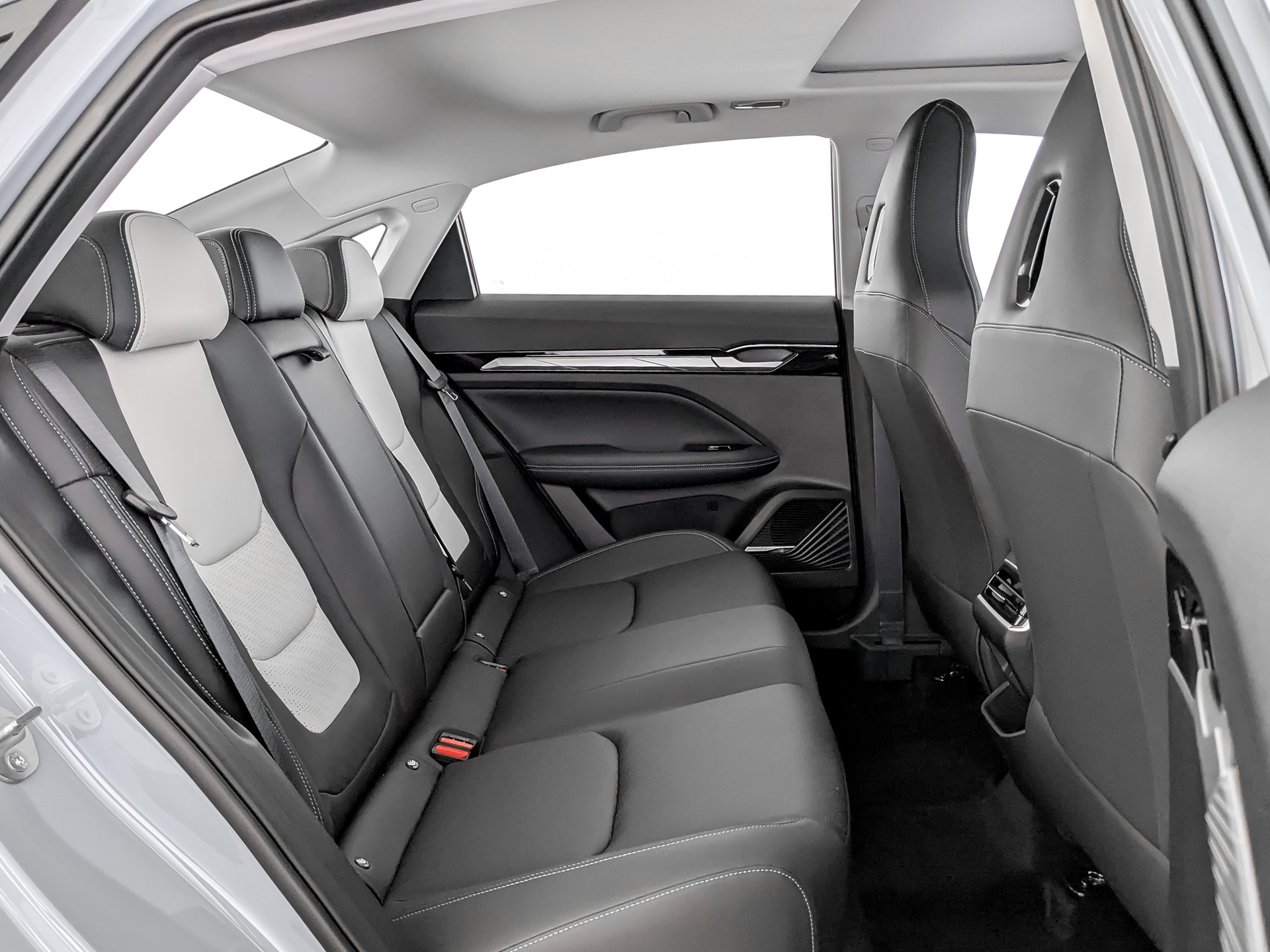 Фото Livan S6 Pro Premium 1.5T/147 7RТ 4D