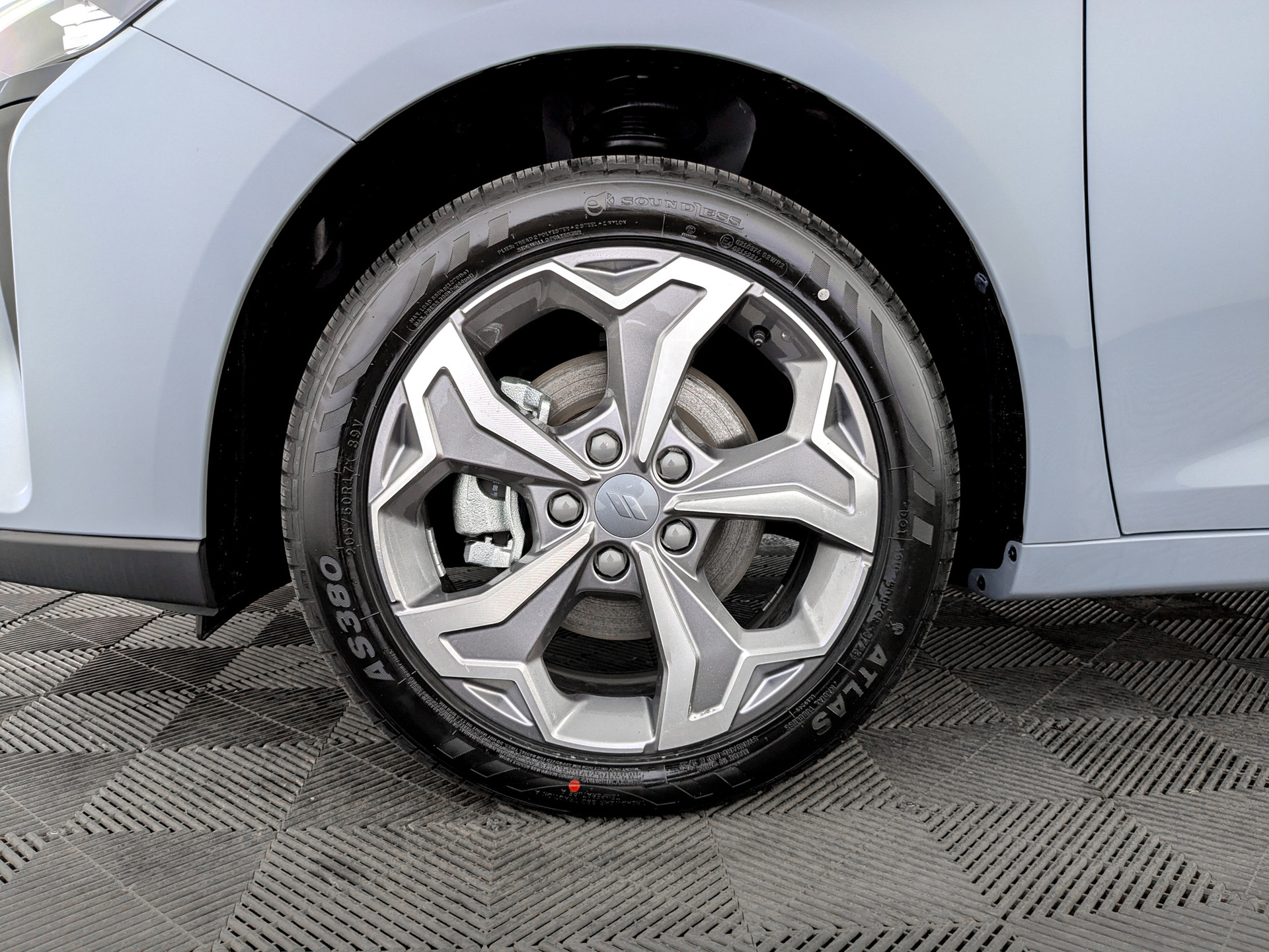 Фото Livan S6 Pro Premium 1.5T/147 7RТ 4D