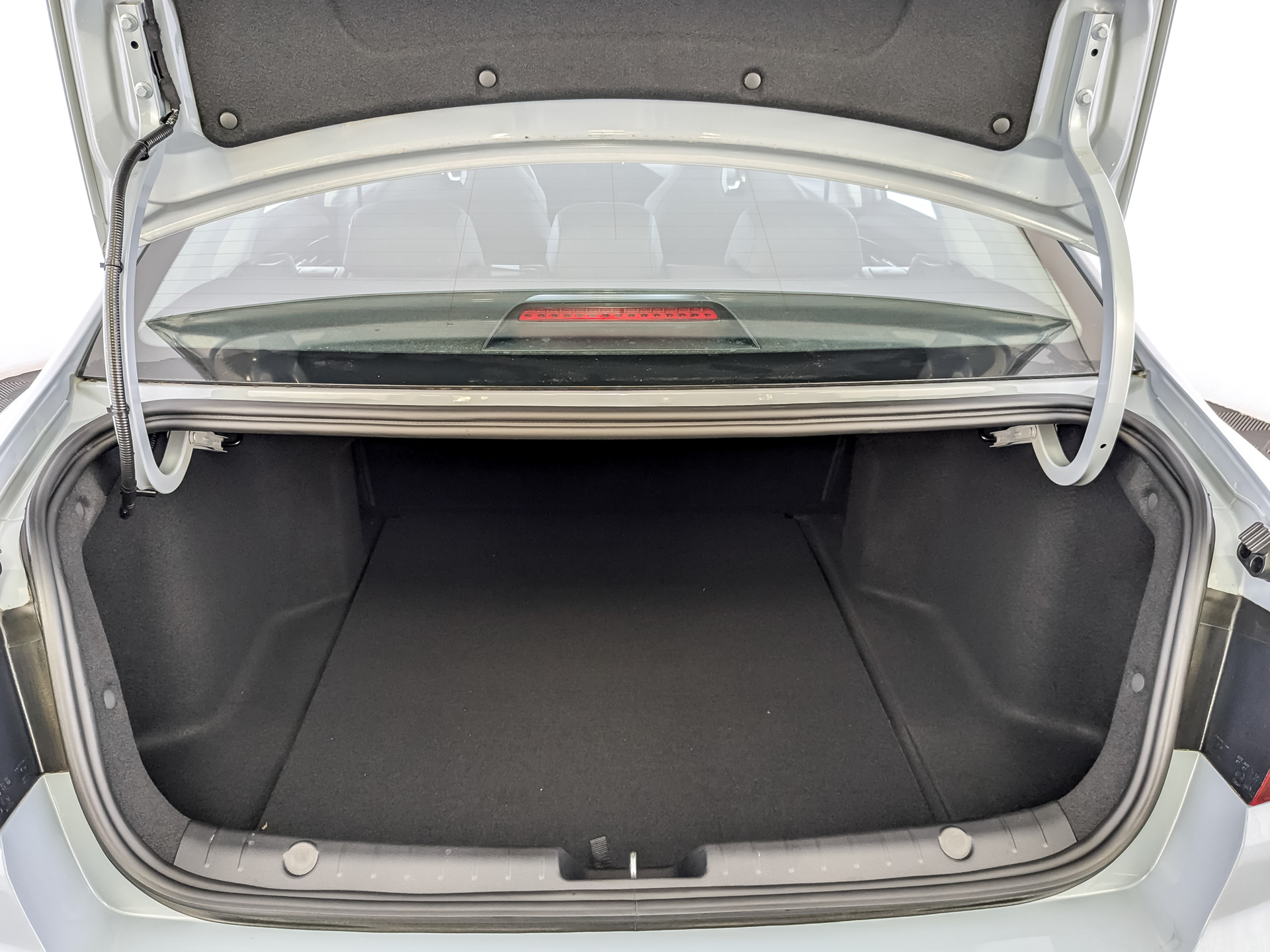 Фото Livan S6 Pro Premium 1.5T/147 7RТ 4D