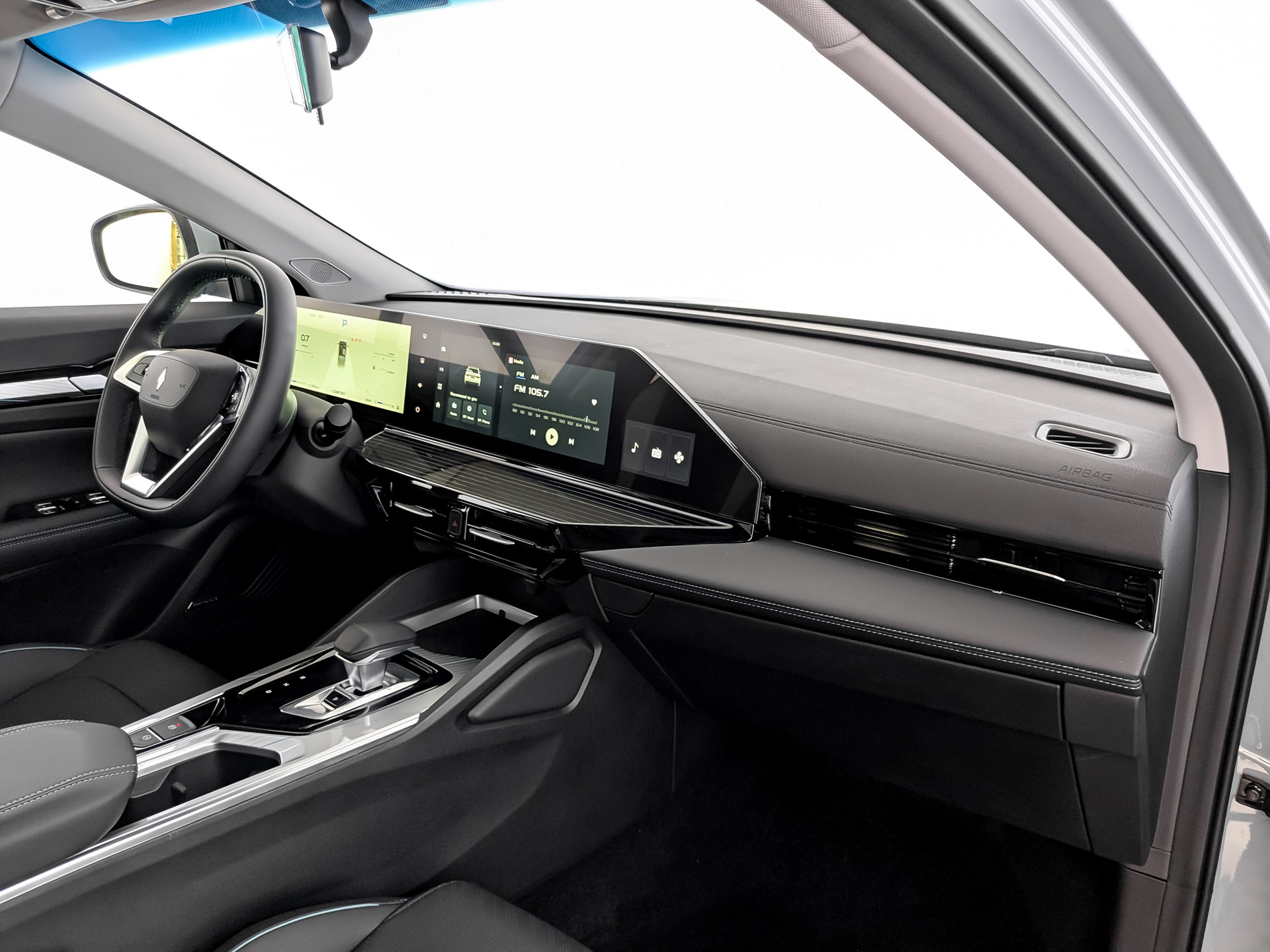 Фото Livan S6 Pro Premium 1.5T/147 7RТ 4D