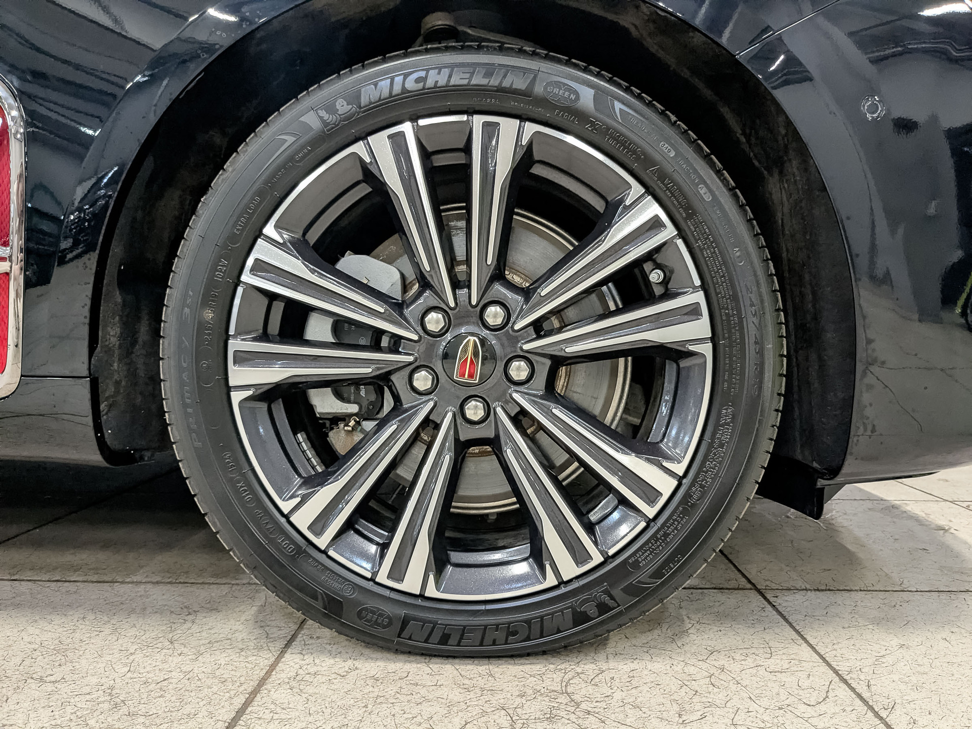 Фото Hongqi H9 FL Deluxe 2.0T/245 7RT RWD