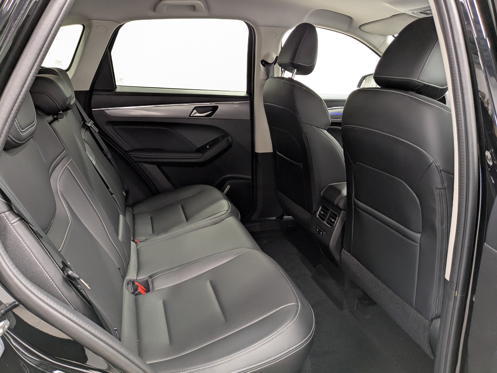 Фото Haval Jolion Премиум 1.5T/143 7RT 2WD