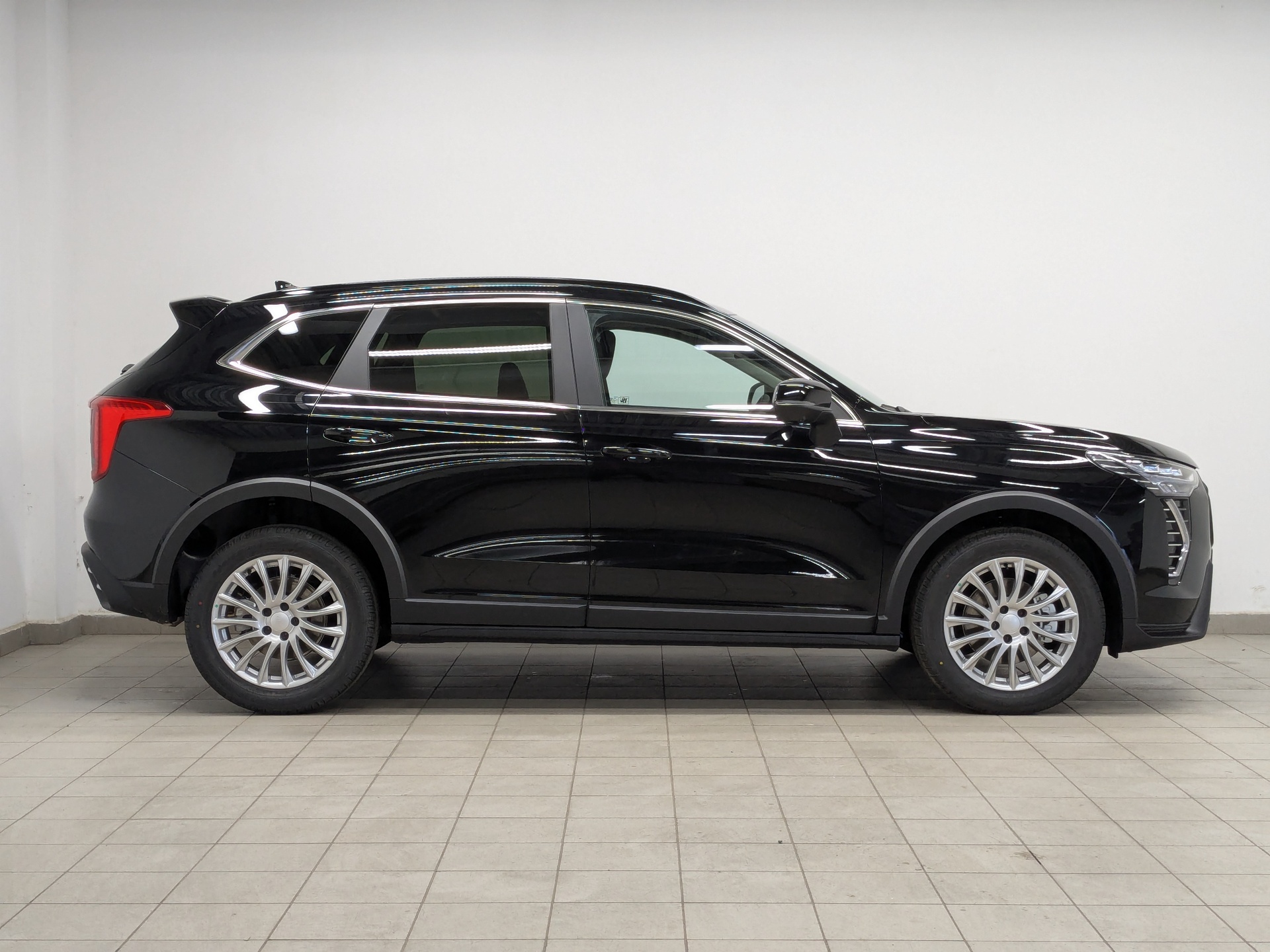 Фото Haval Jolion Премиум 1.5T/143 7RT 2WD