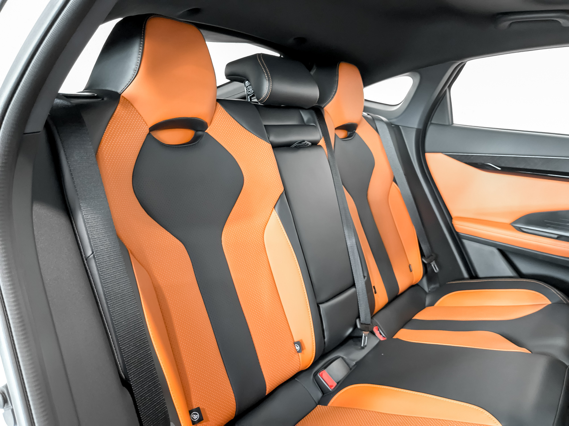 Фото Changan UNI-V Люкс 1.5T/181 7RT 5L