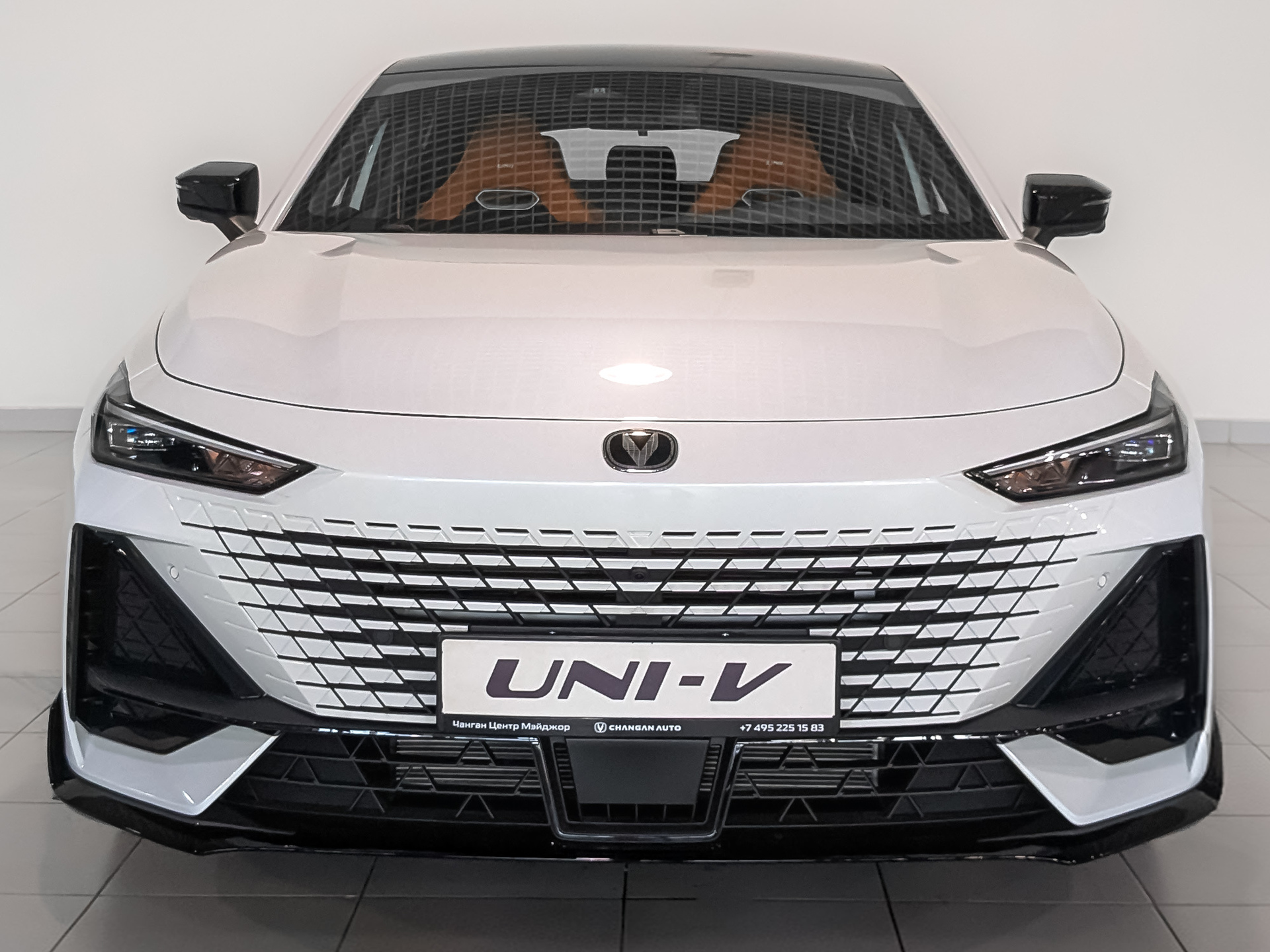 Фото Changan UNI-V Люкс 1.5T/181 7RT 5L
