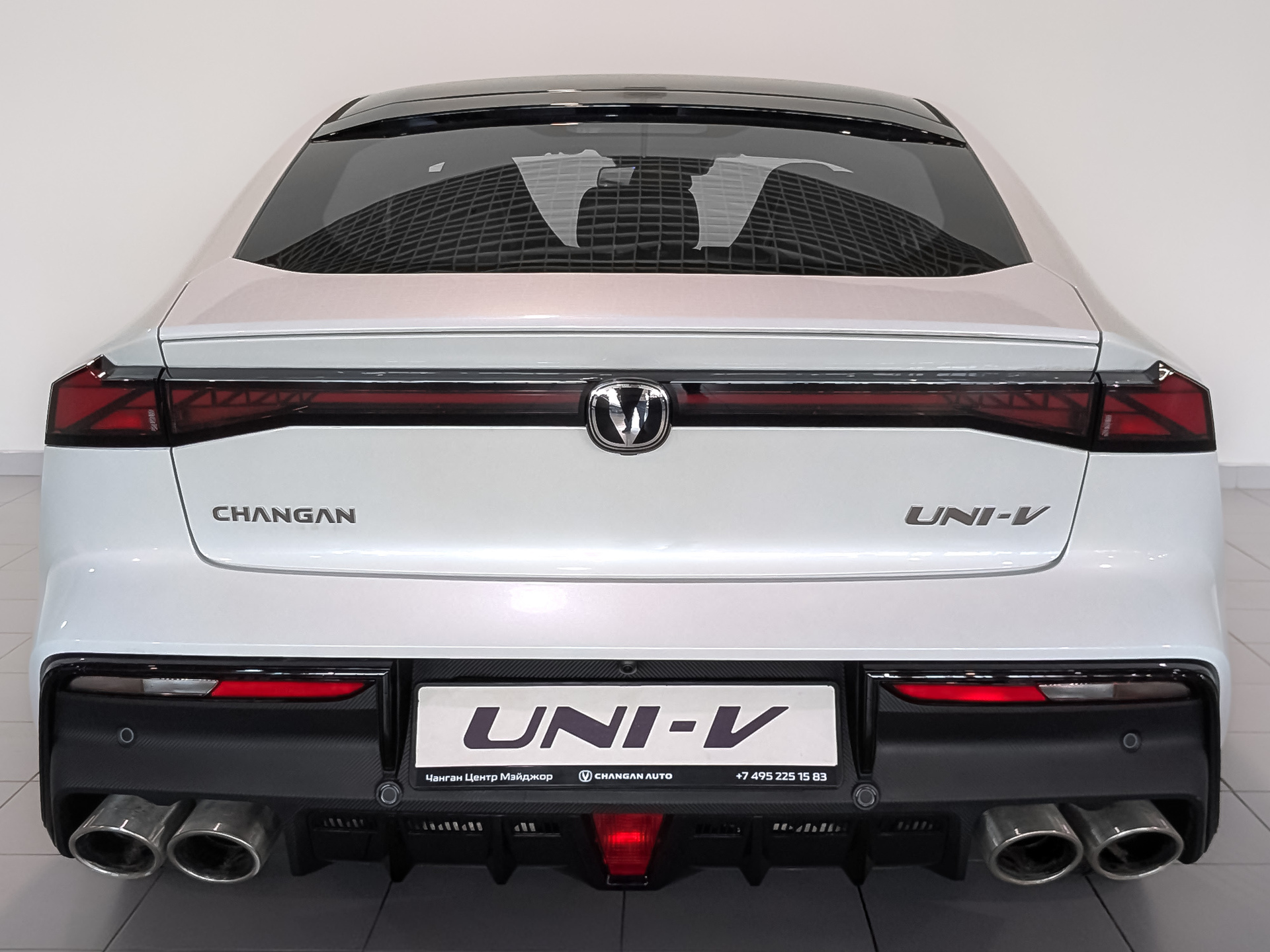 Фото Changan UNI-V Люкс 1.5T/181 7RT 5L