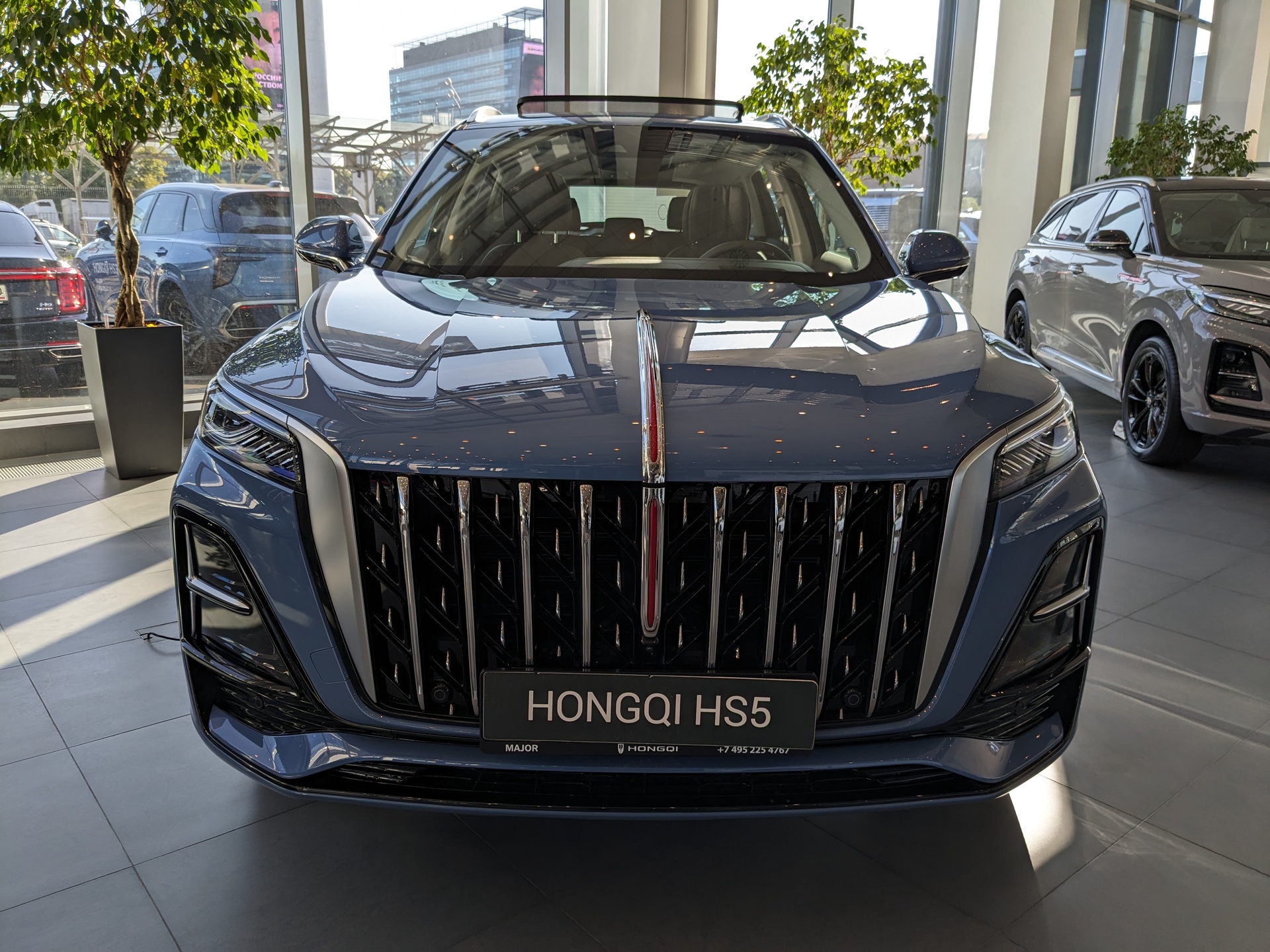 Фото Hongqi HS5 FL Deluxe  2.0T/245 8AT 4WD