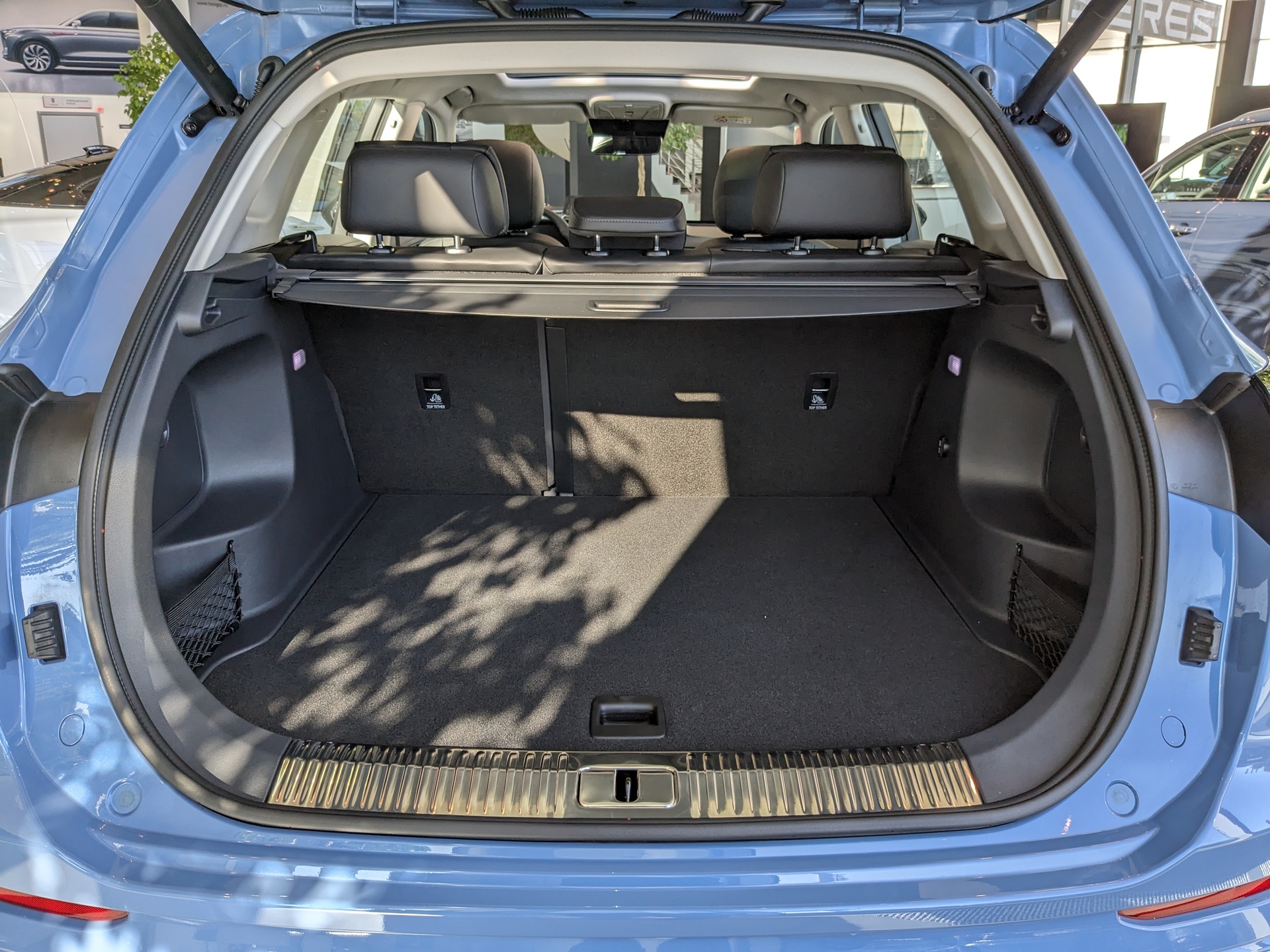 Фото Hongqi HS5 FL Deluxe  2.0T/245 8AT 4WD