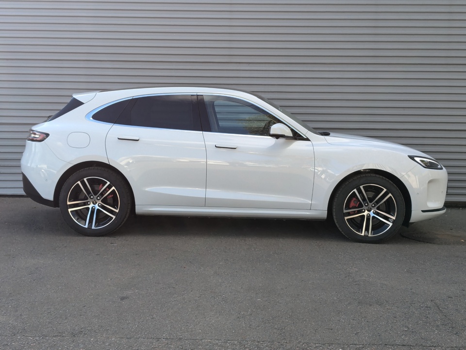 Seres M5 Premium 1.5ELH/496 40кВт 4WD