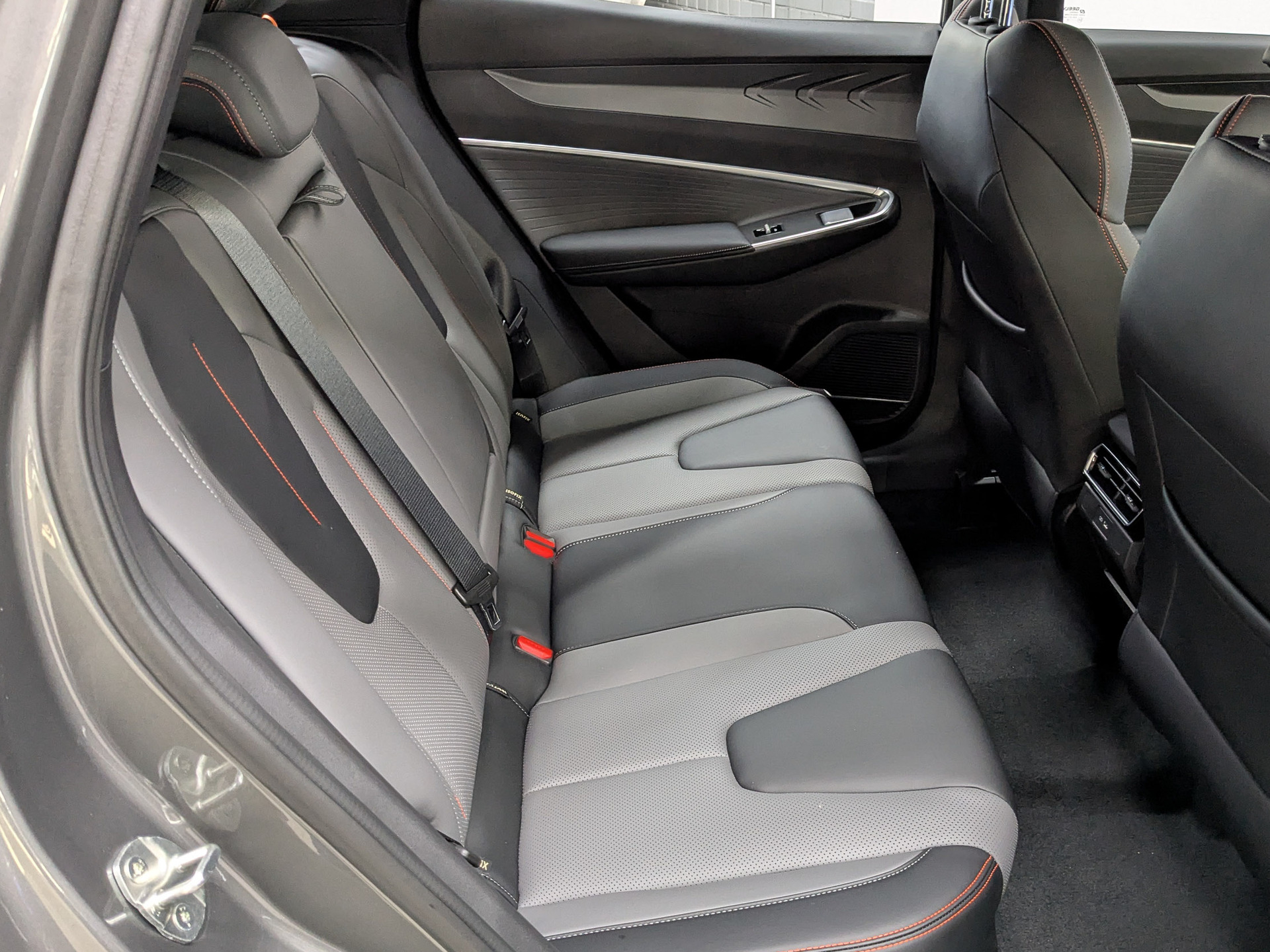 Фото Geely Cityray (G426) Luxury 1.5T/147 7RT 2WD