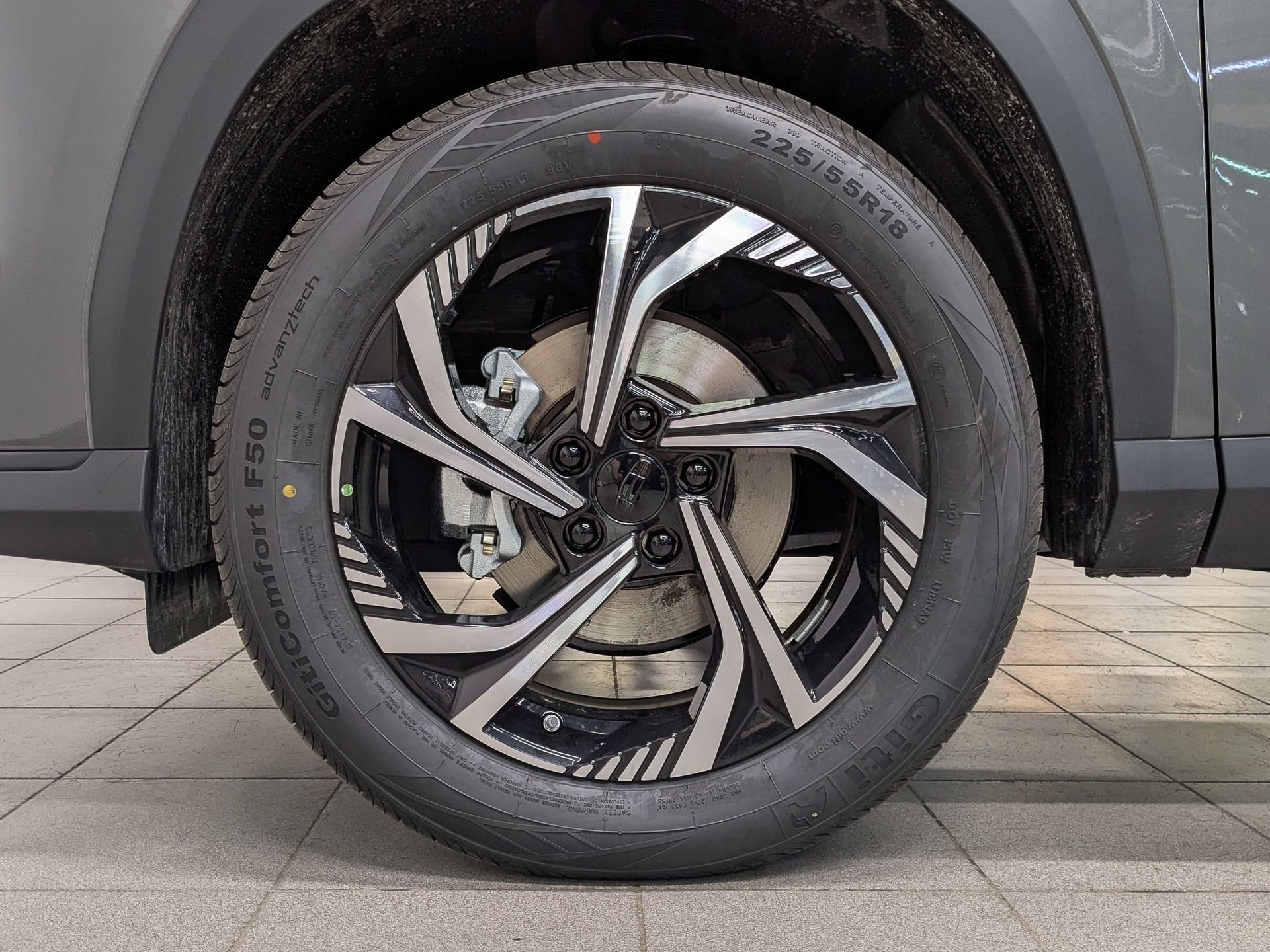 Фото Geely Cityray (G426) Luxury 1.5T/147 7RT 2WD
