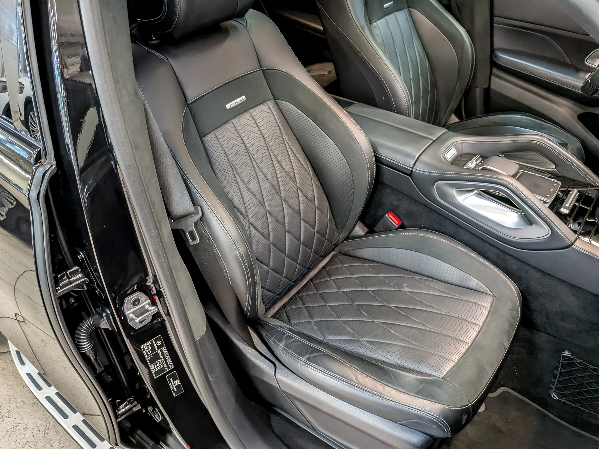 MERCEDES-BENZ GLS 63 AMG 4M 4.00 (626 л.с), автомат, 2021, пробег 81 045 км