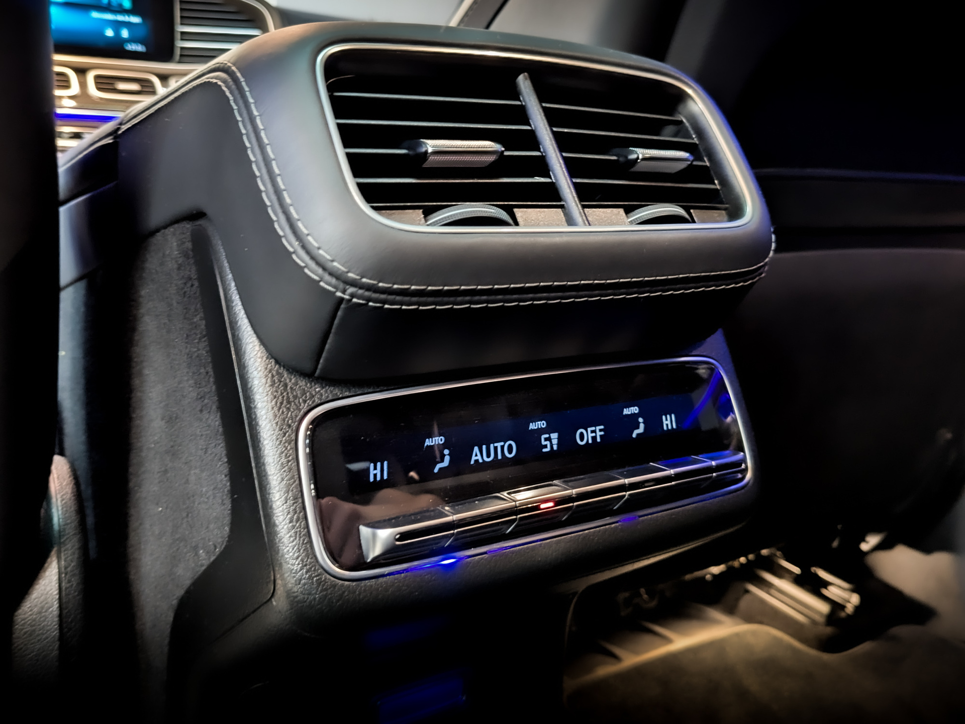 MERCEDES-BENZ GLS 63 AMG 4M 4.00 (626 л.с), автомат, 2021, пробег 81 045 км