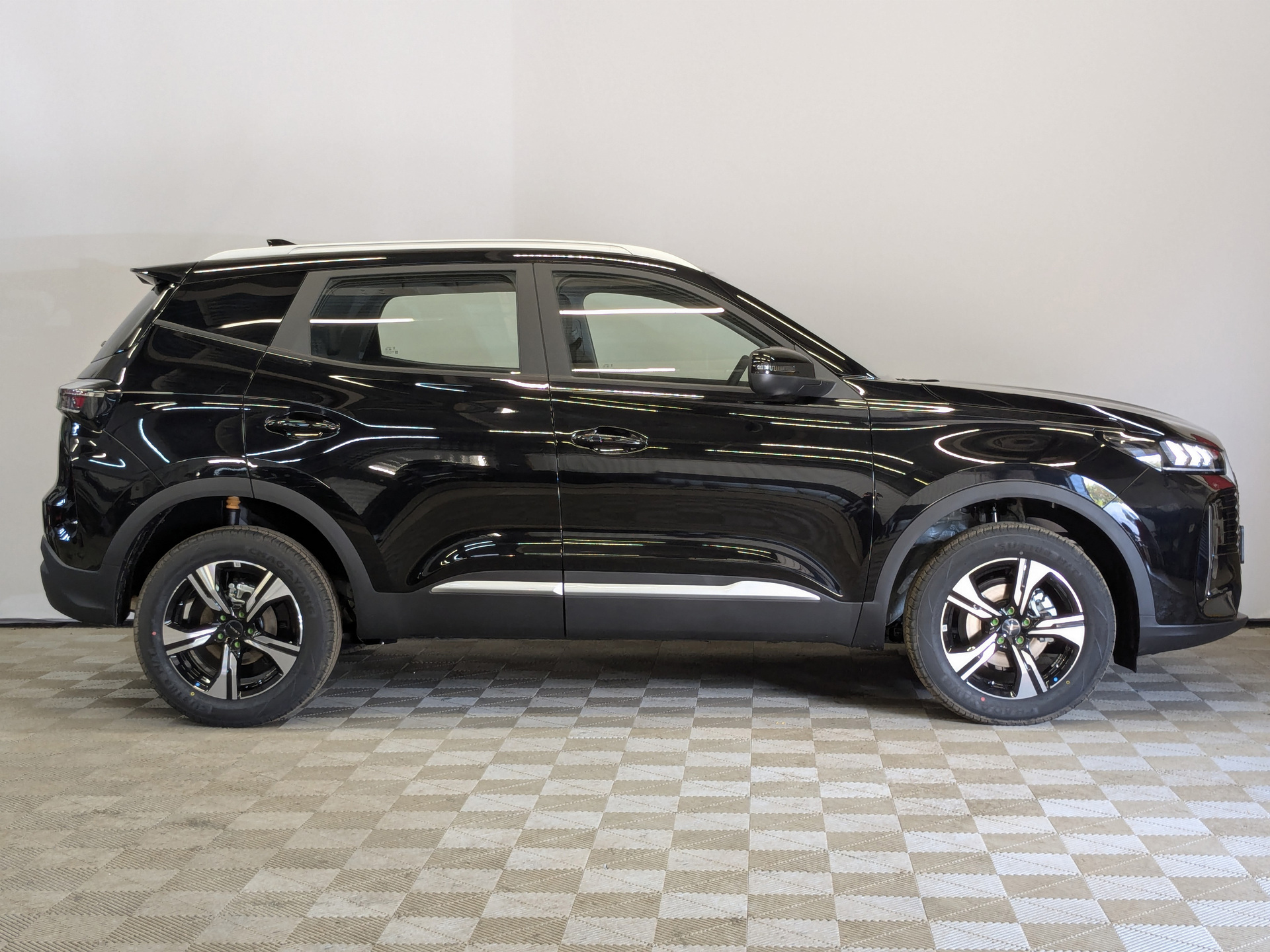 Фото Tenet T4 Active 1.5T/147 6RT 2WD