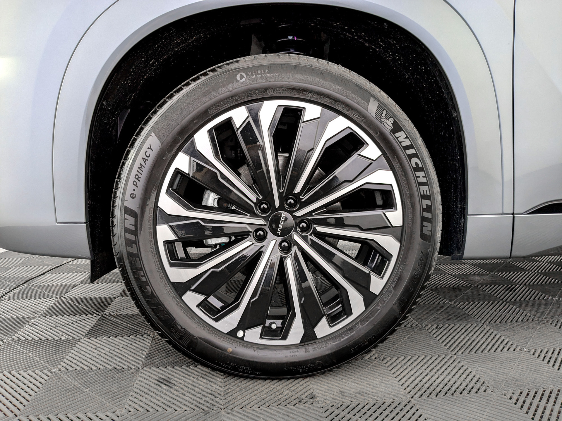 Фото JAECOO J8 Престиж 2.0T/249 7RT 4WD