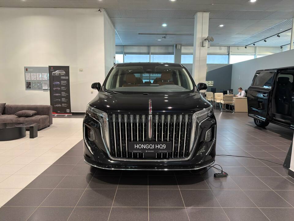 Hongqi HQ9 Executive 2.0T/245 8AT