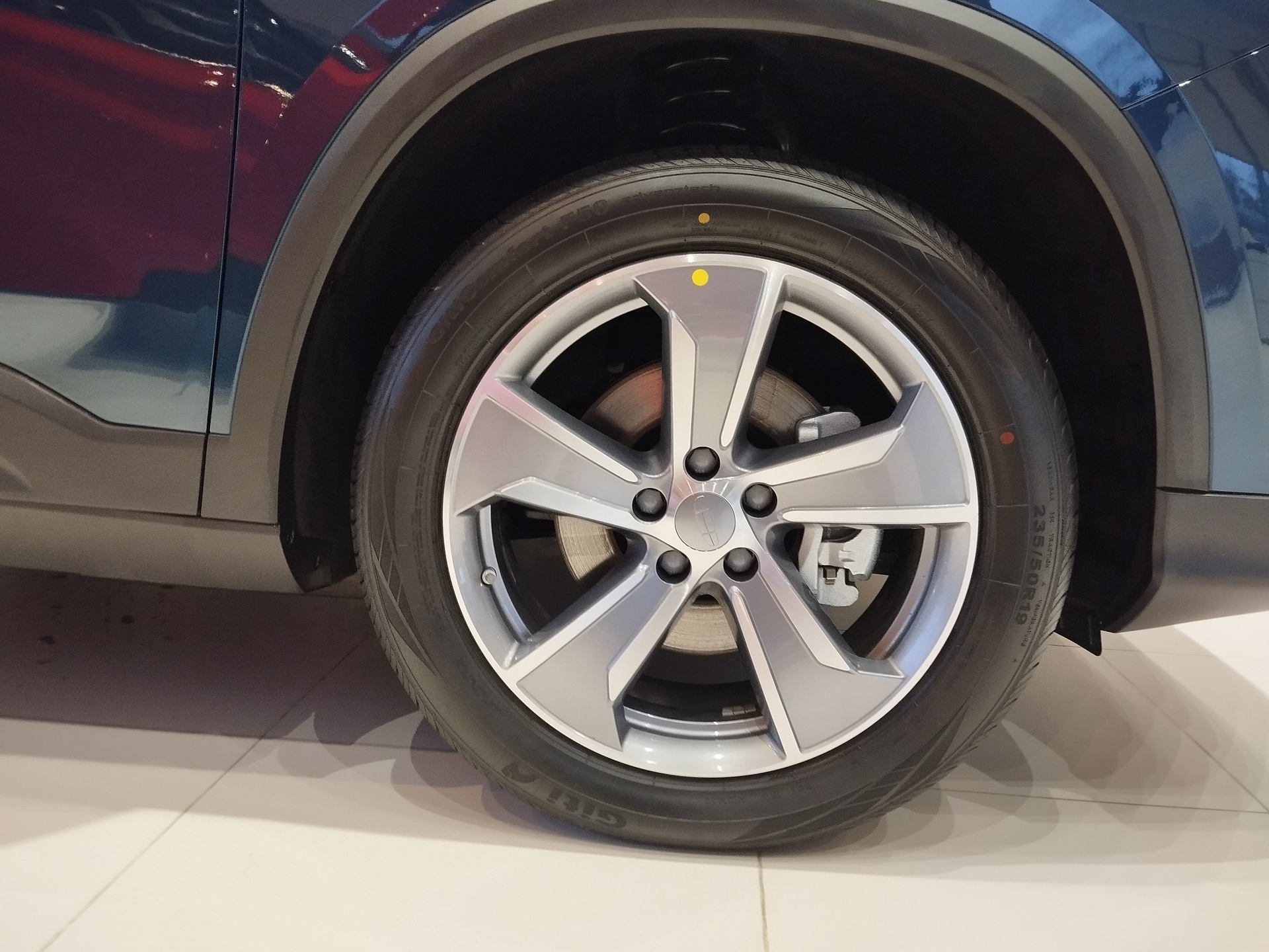 Фото Geely Okavango Flagship 2.0T/200 7RT 2WD