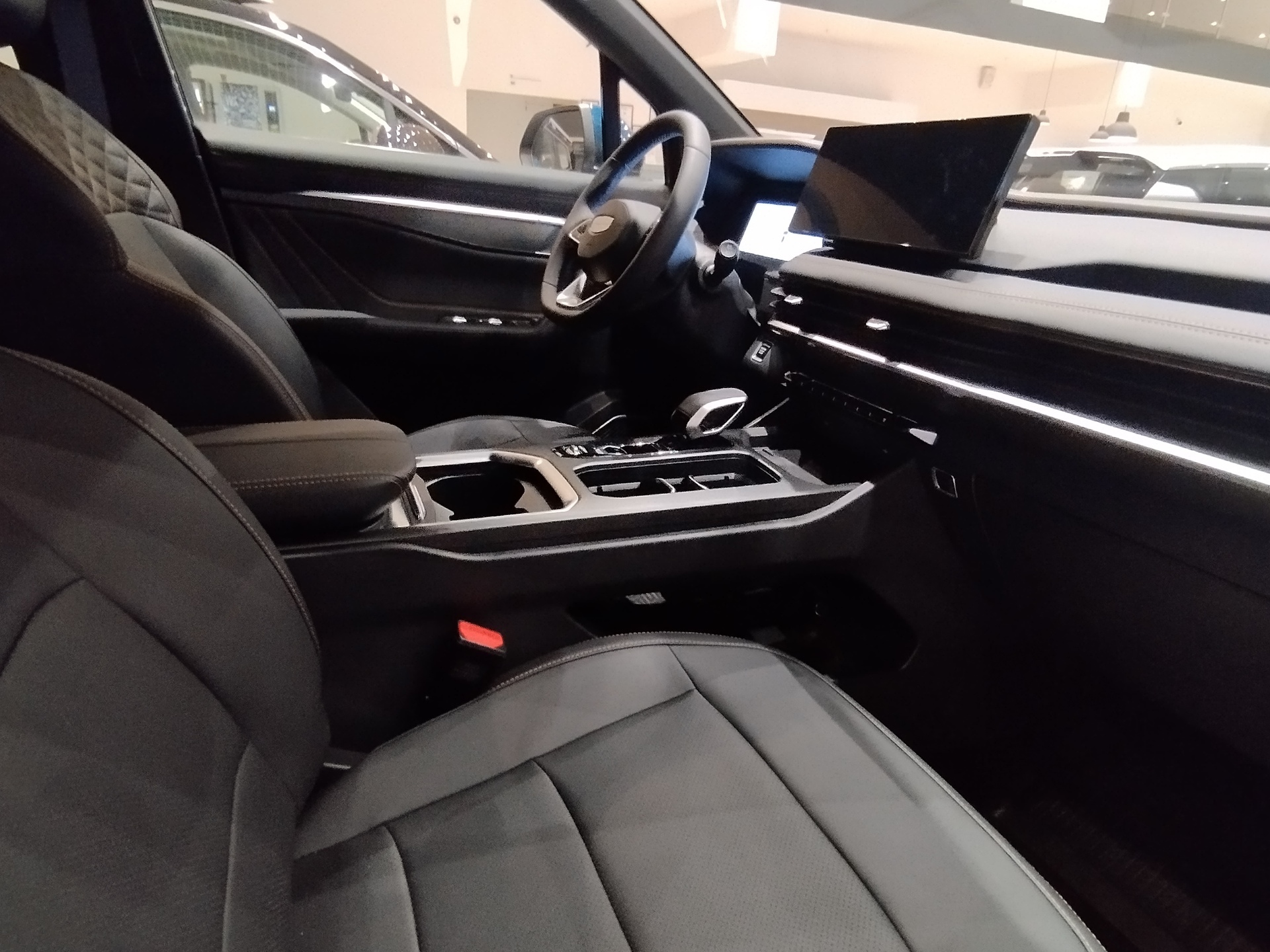 Фото Geely Okavango Flagship 2.0T/200 7RT 2WD