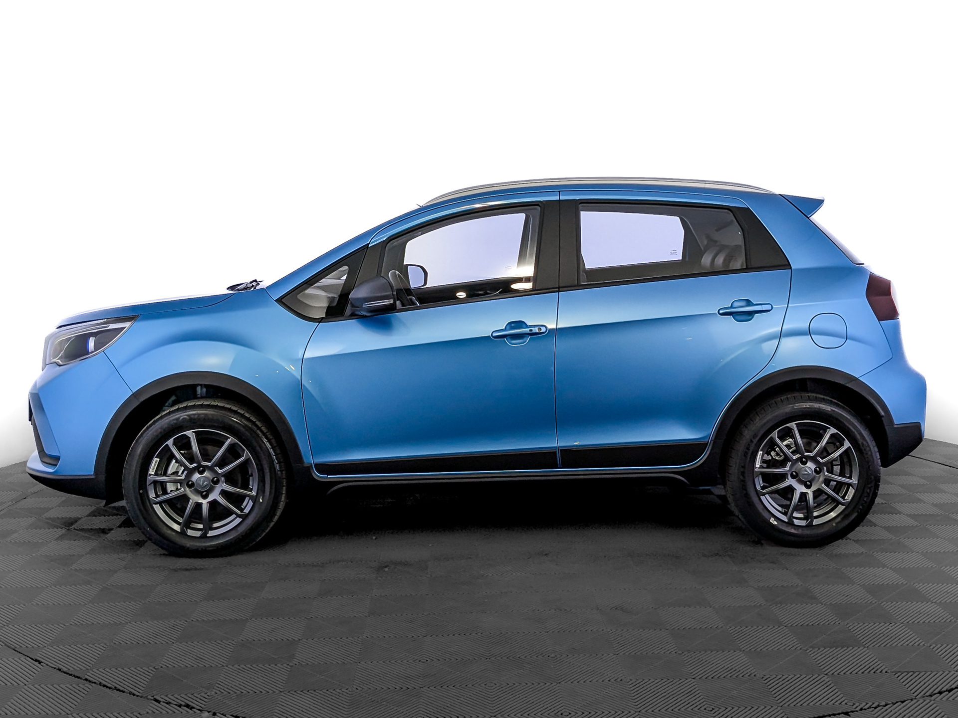 Фото Livan X3 Pro Luxury 1.5L/103 CVT 5D