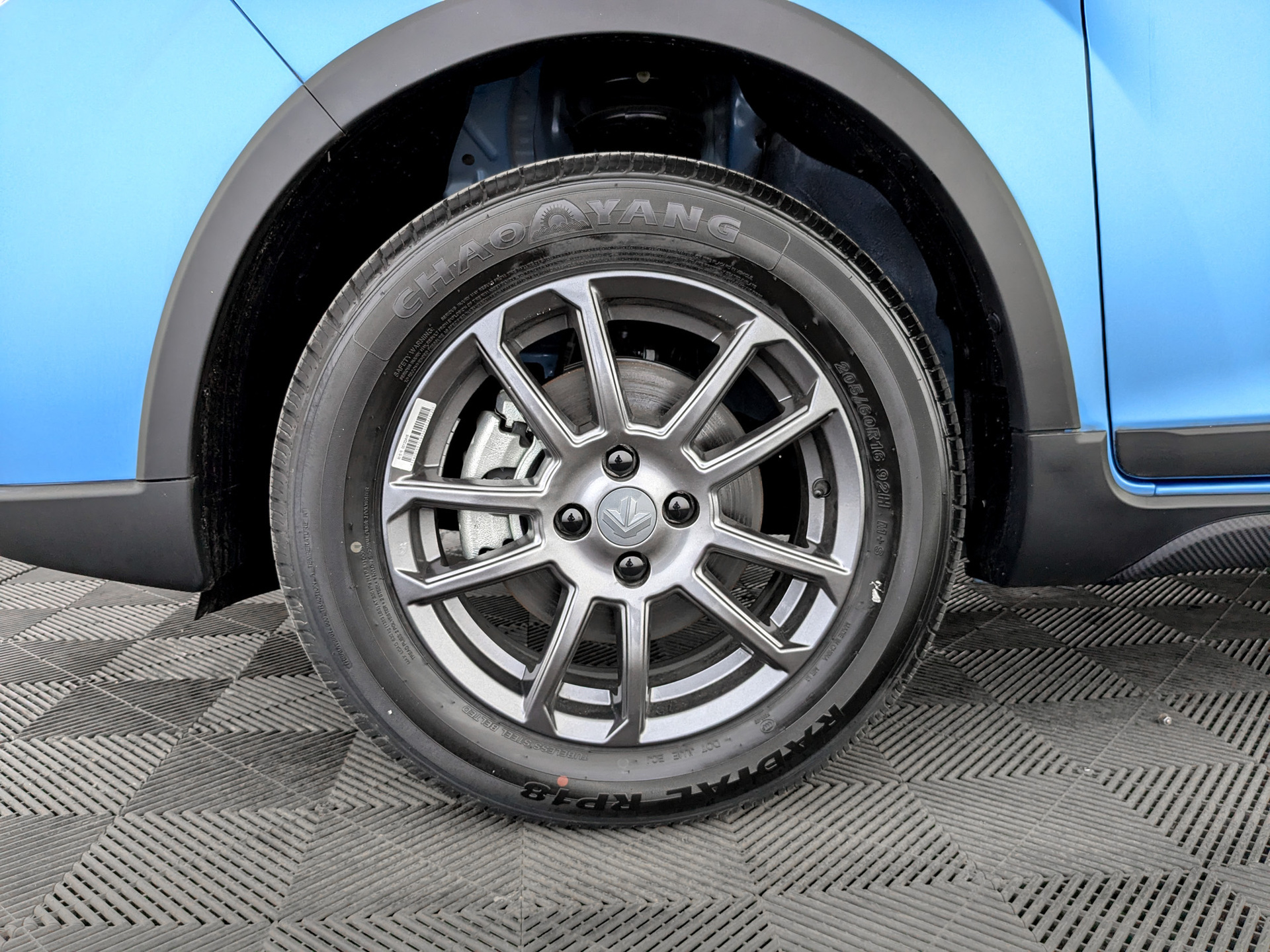 Фото Livan X3 Pro Luxury 1.5L/103 CVT 5D