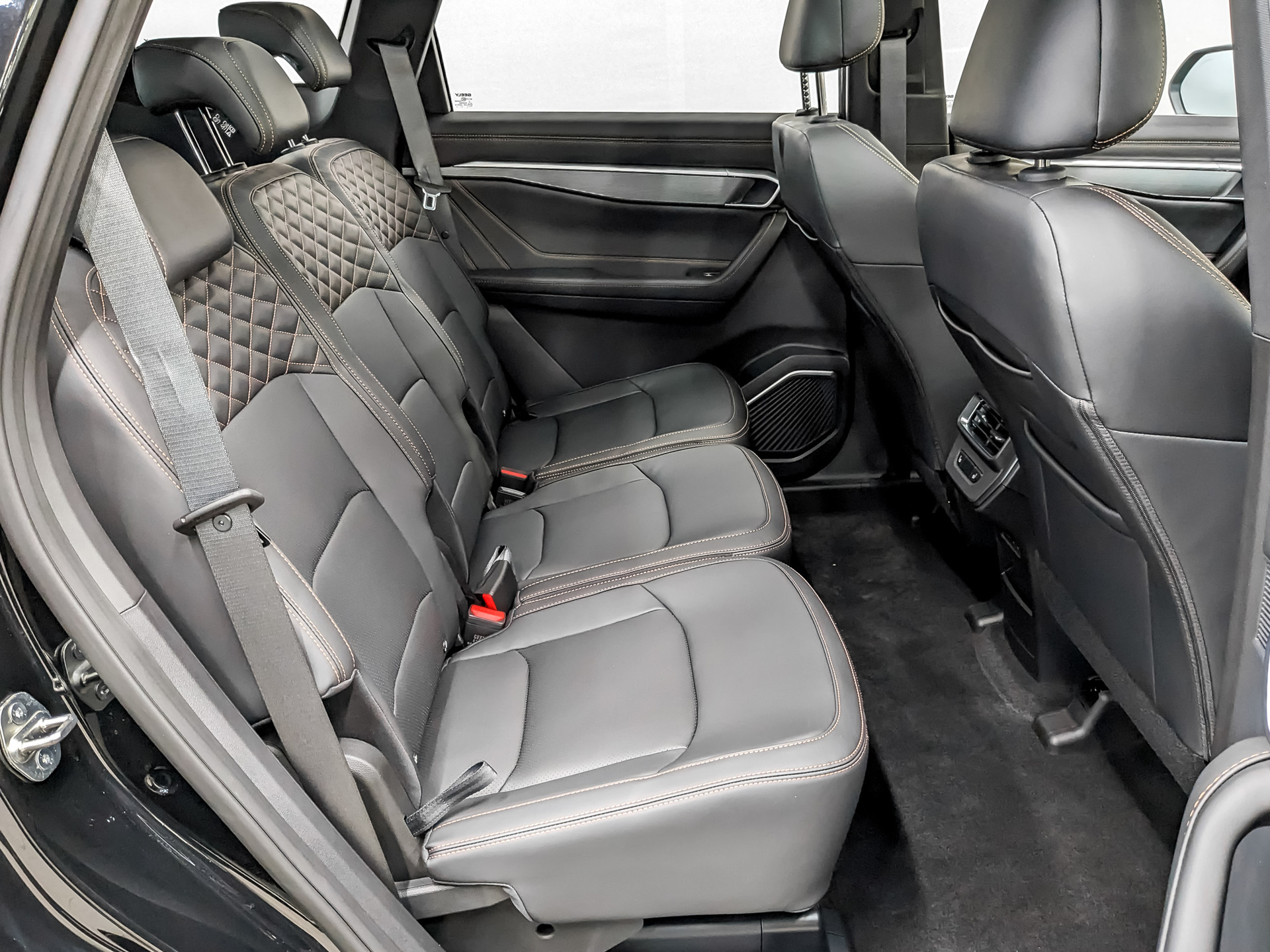 Фото Geely Okavango Flagship 2.0T/200 7RT 2WD