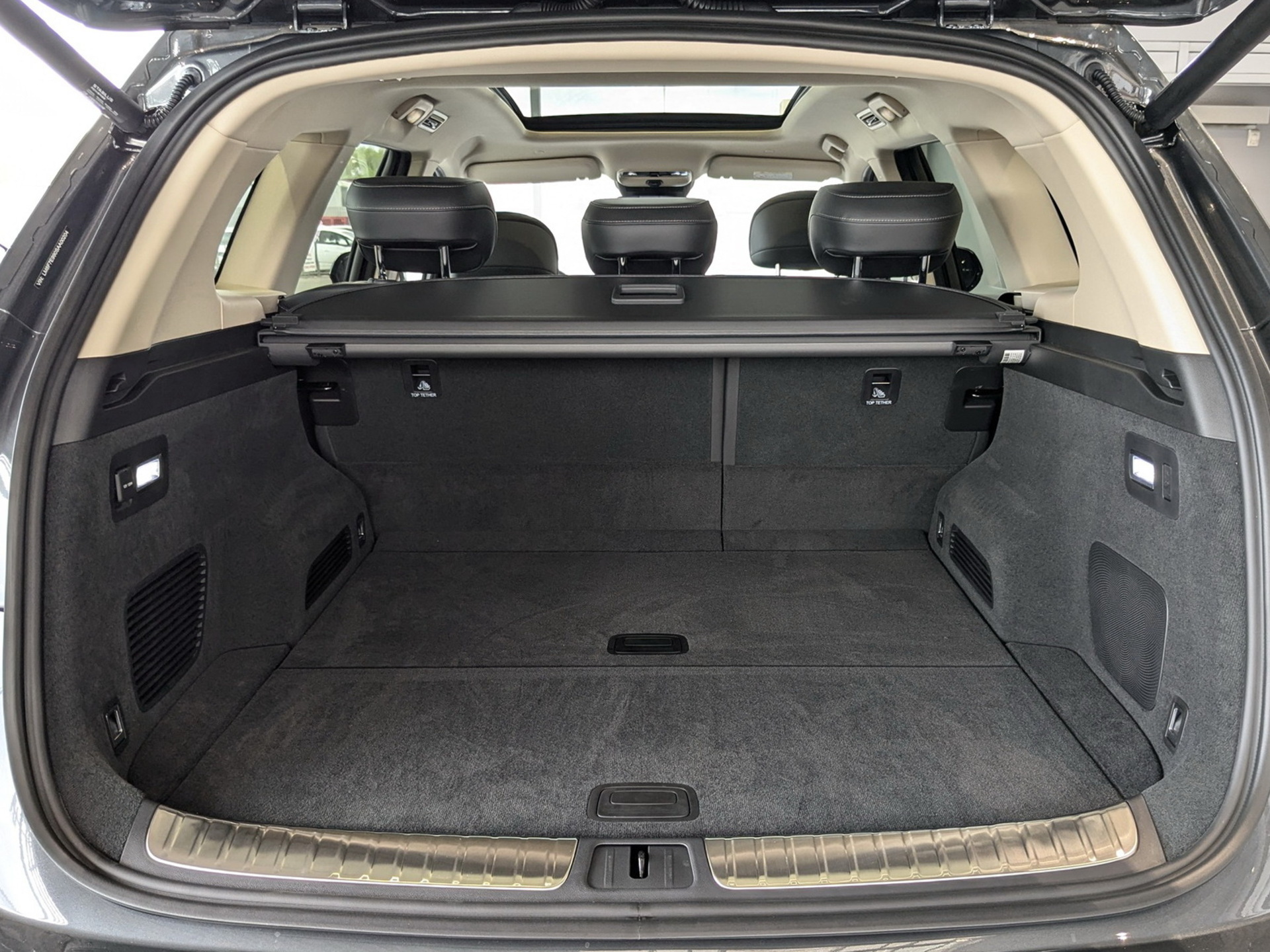 Фото Seres M7 MAX 5 Seats 1.5ELH/439 40кВт 4WD