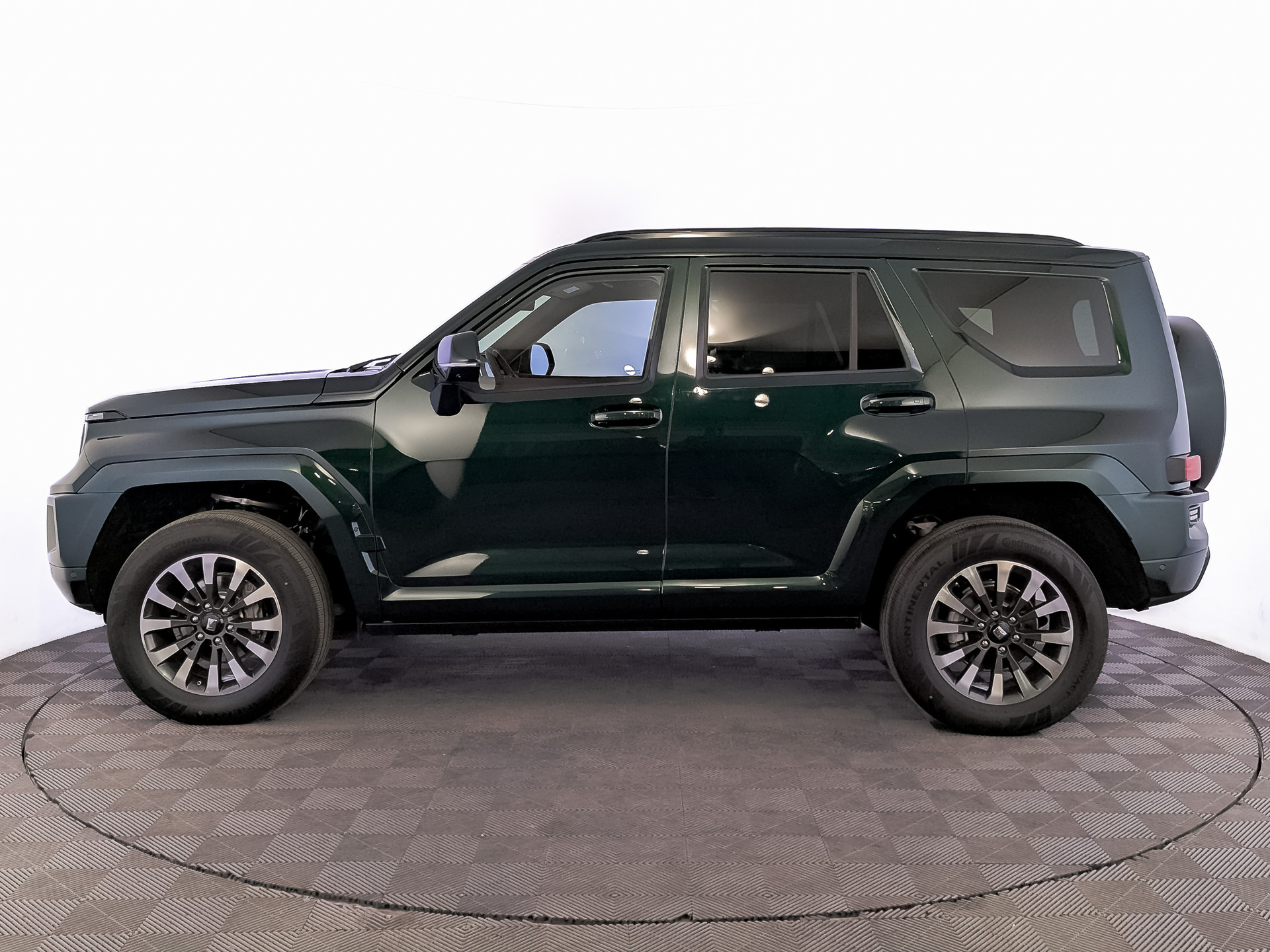 Фото Tank 700 Премиум (Superior) 3.0T/354 9AT 4WD