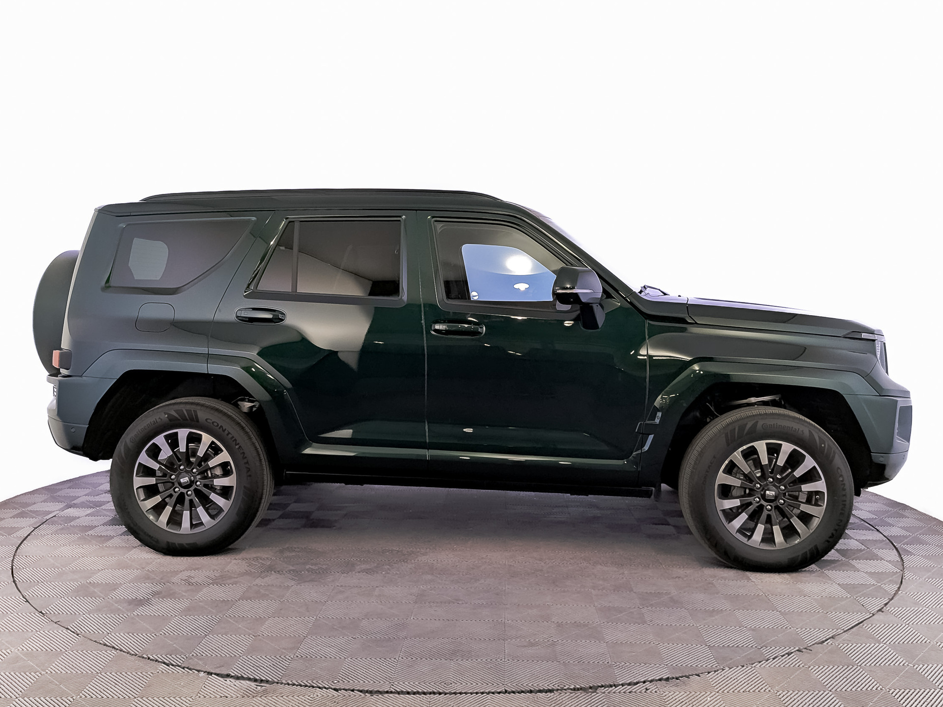 Фото Tank 700 Премиум (Superior) 3.0T/354 9AT 4WD