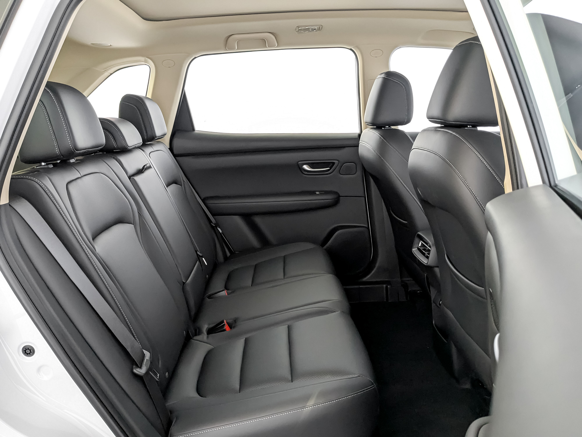 Фото Evolute i-SPACE FL 1.5ELH/95 25кВт FWD 5S