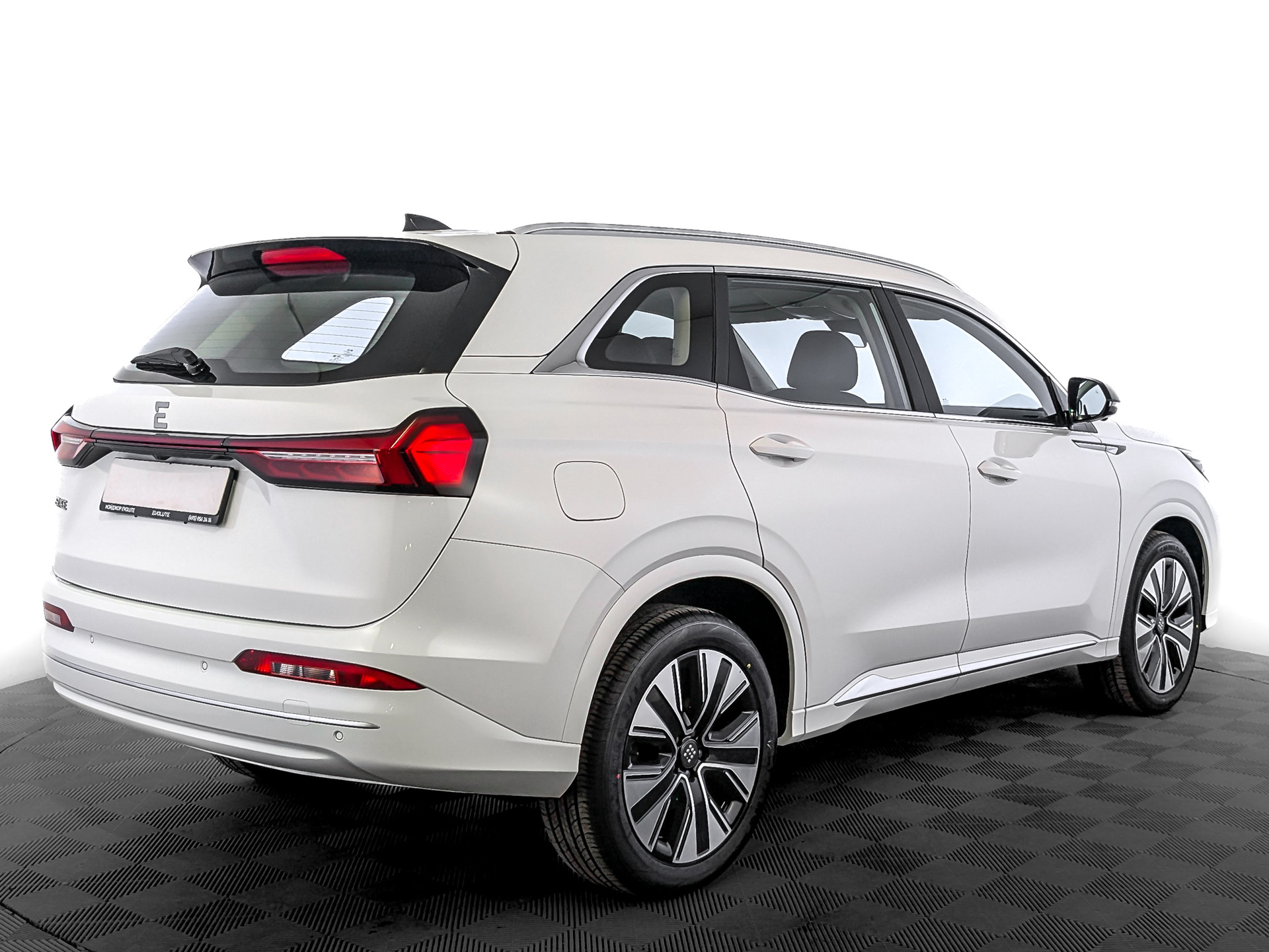 Фото Evolute i-SPACE FL 1.5ELH/95 25кВт FWD 5S