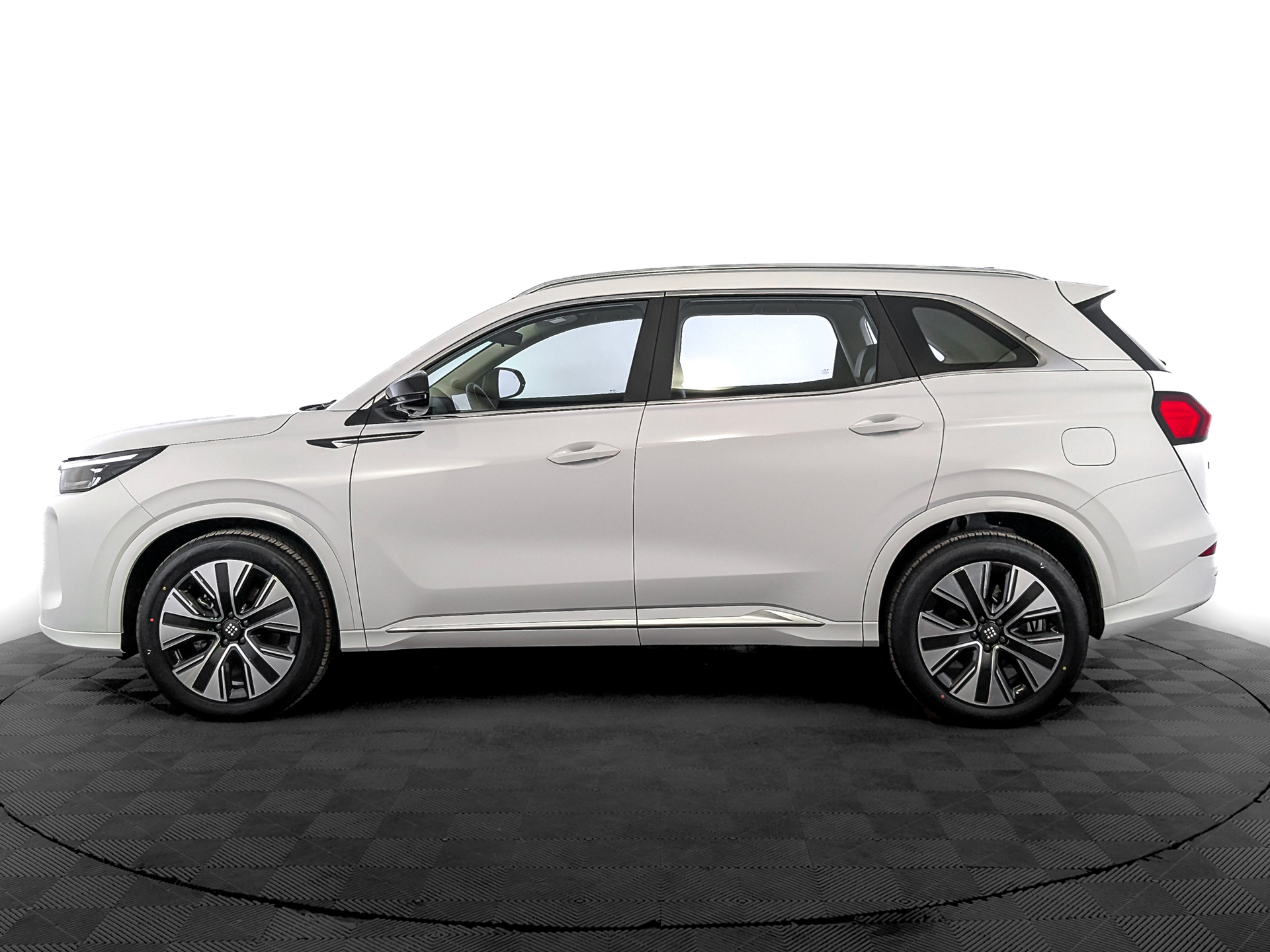 Фото Evolute i-SPACE FL 1.5ELH/95 25кВт FWD 5S