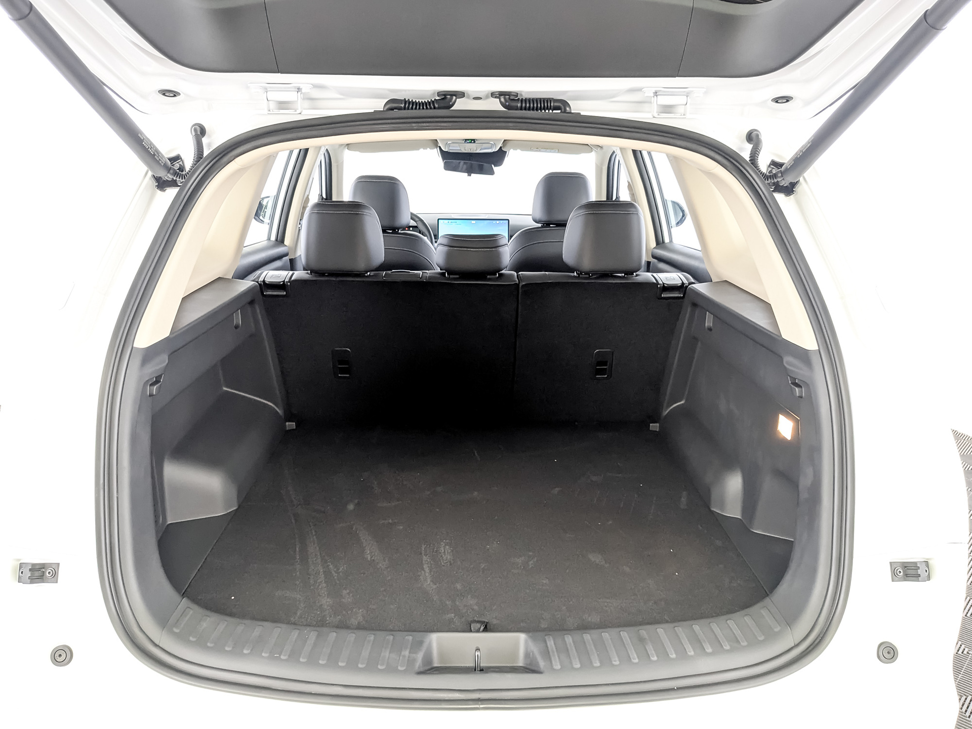 Фото Evolute i-SPACE FL 1.5ELH/95 25кВт FWD 5S