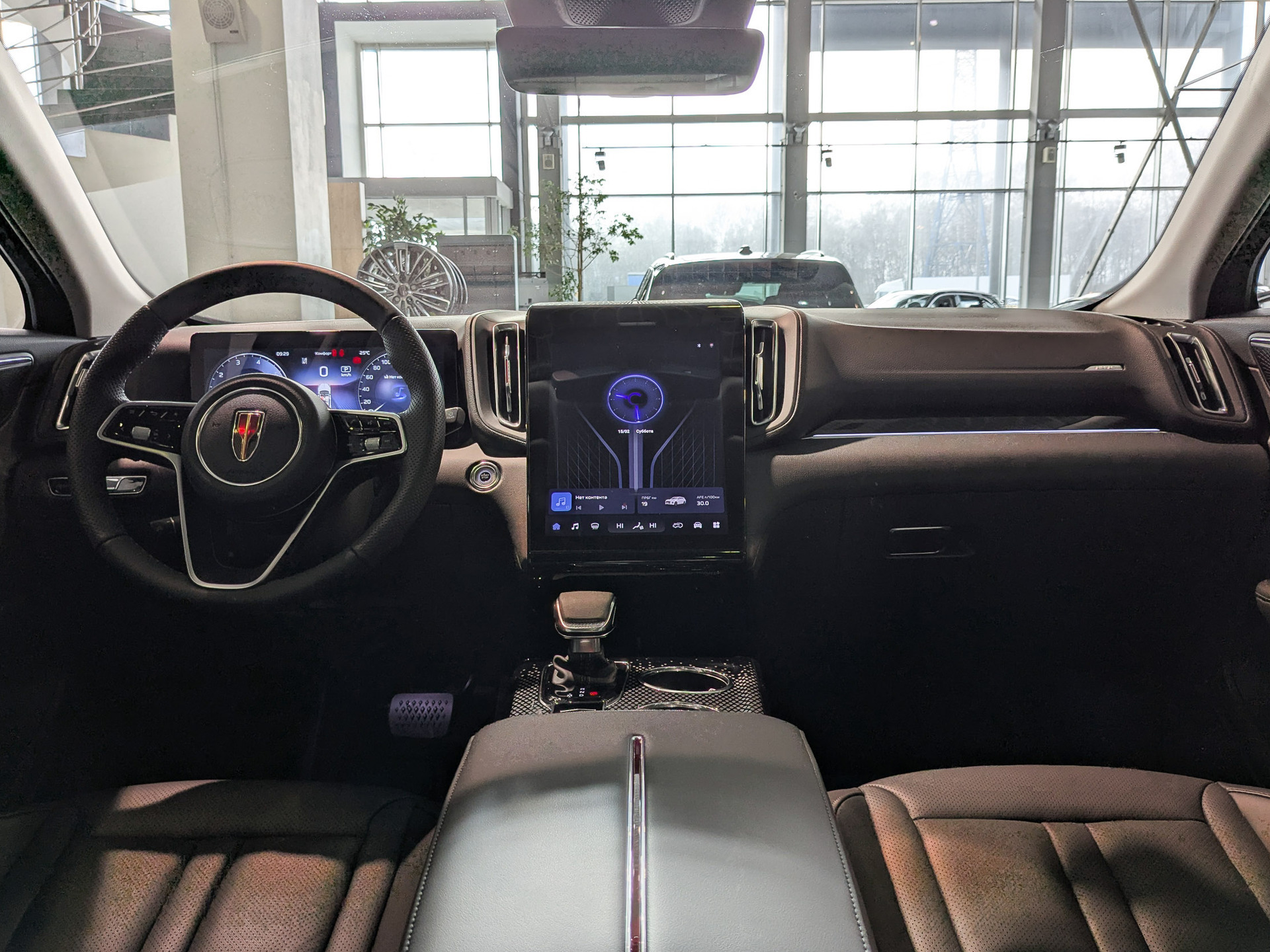 Фото Hongqi HS3 Deluxe 2.0Т/245 8AT 4WD