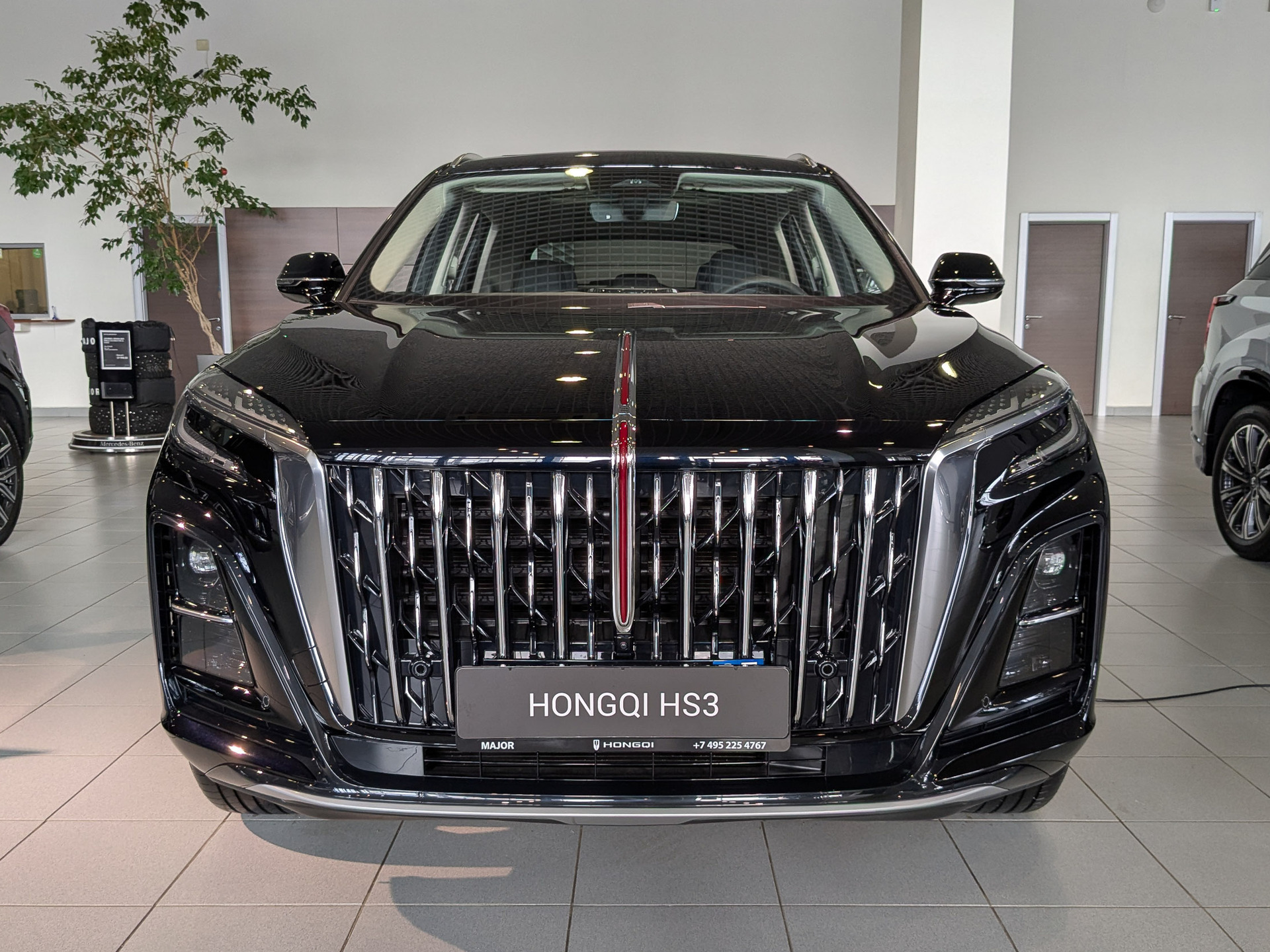 Фото Hongqi HS3 Deluxe 2.0Т/245 8AT 4WD