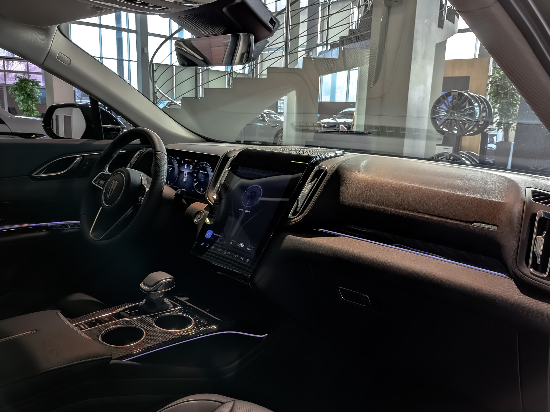 Фото Hongqi HS3 Deluxe 2.0Т/245 8AT 4WD