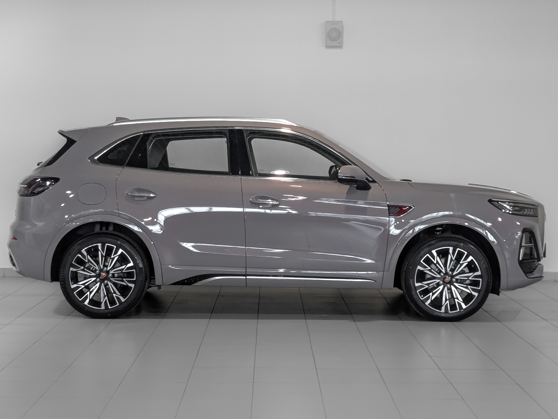 Фото Hongqi HS5 FL Comfort 2.0T/245 8AT 4WD