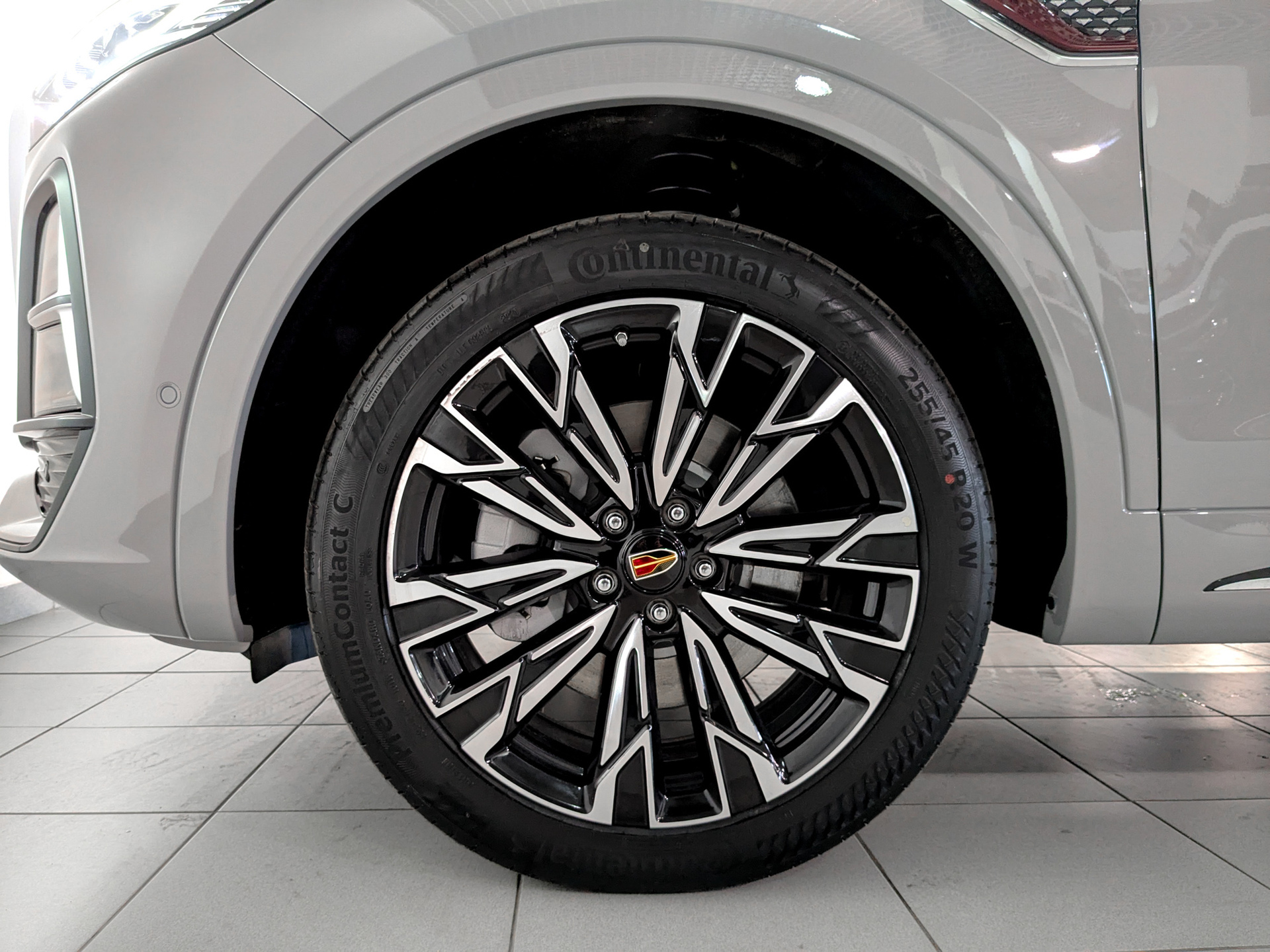 Фото Hongqi HS5 FL Comfort 2.0T/245 8AT 4WD