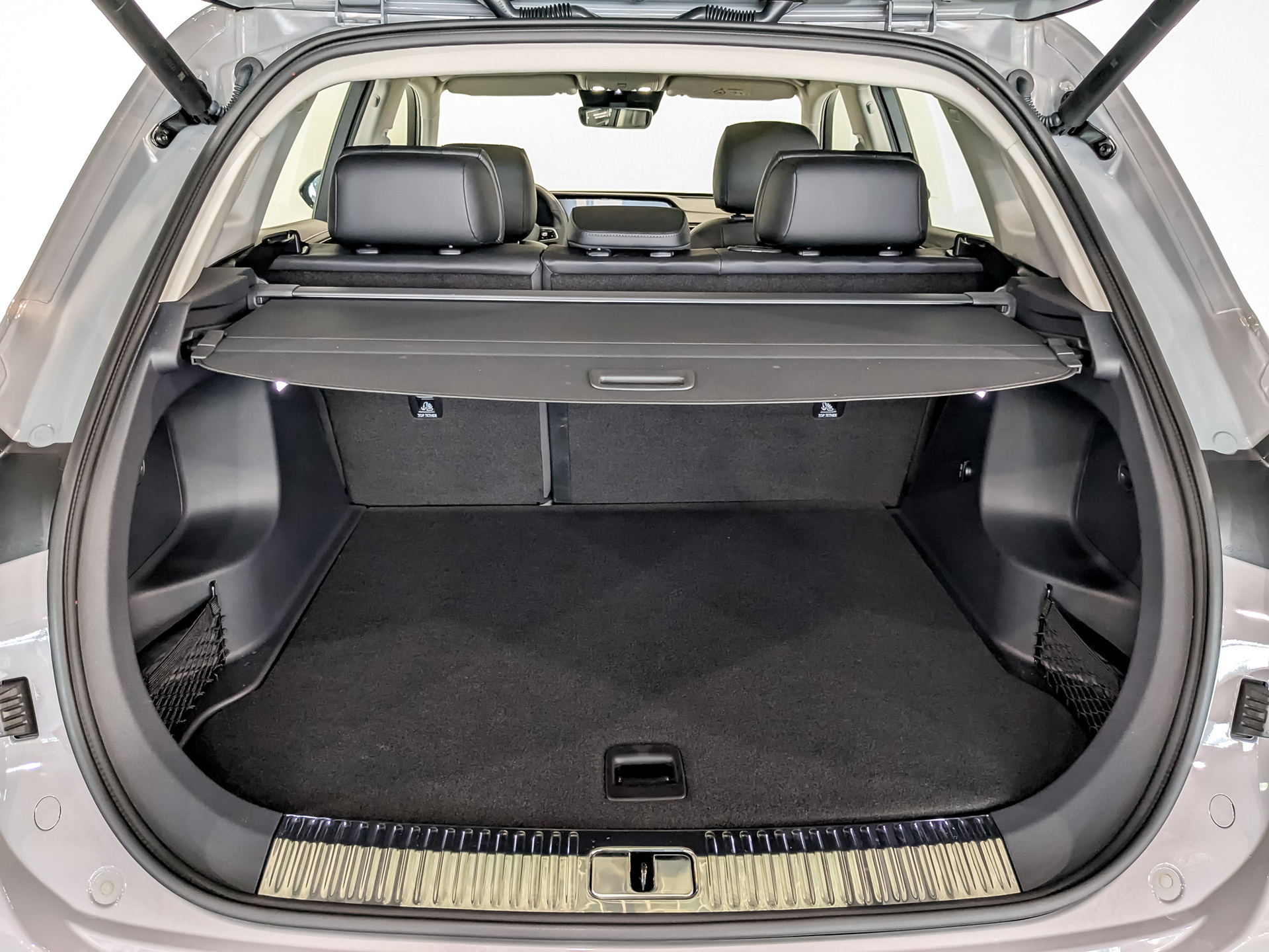 Фото Hongqi HS5 FL Comfort 2.0T/245 8AT 4WD