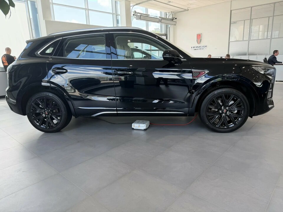 Hongqi HS5 FL Comfort 2.0T/245 8AT 4WD