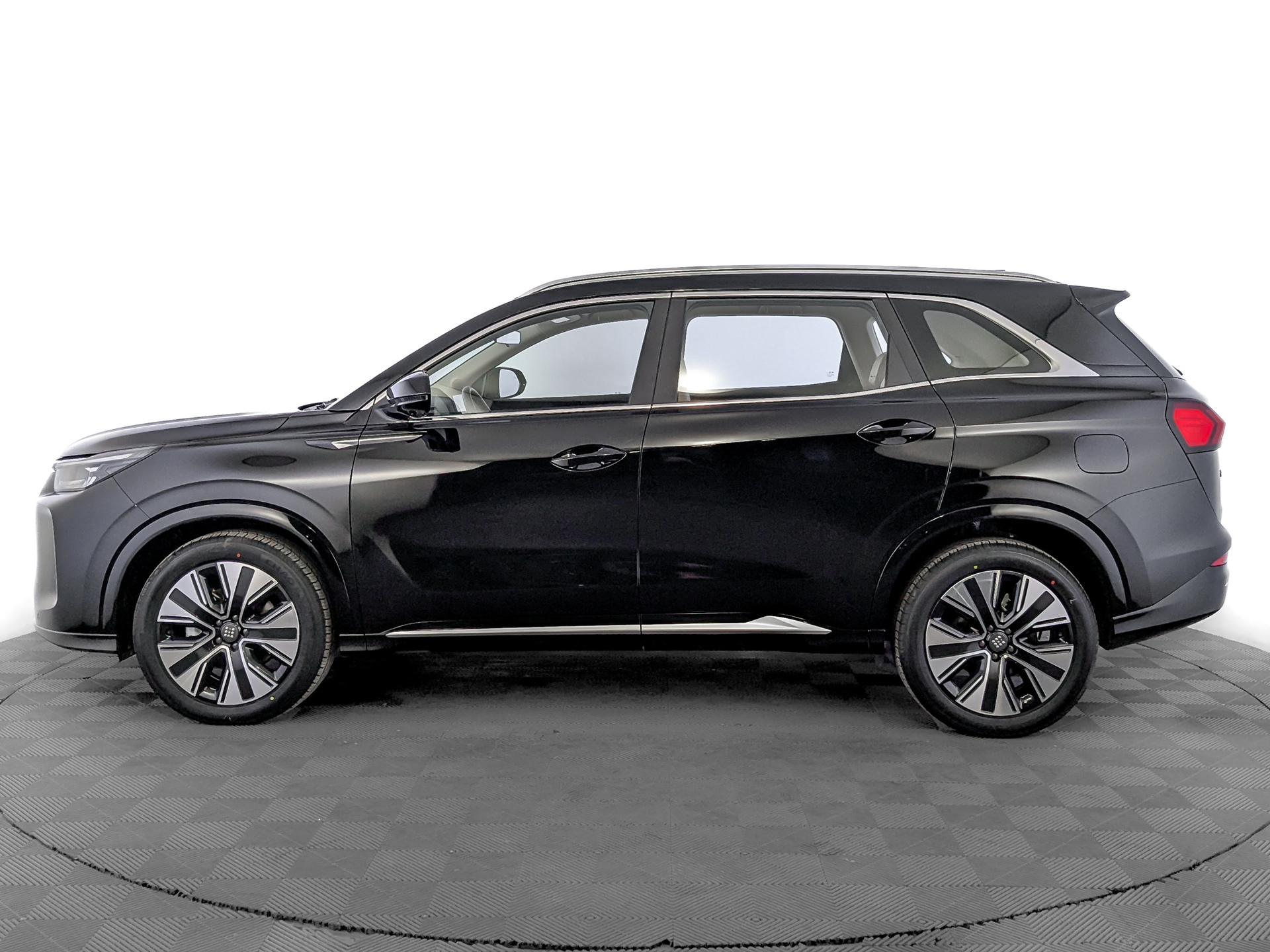Фото Evolute i-SPACE FL 1.5ELH/95 25кВт FWD 5S